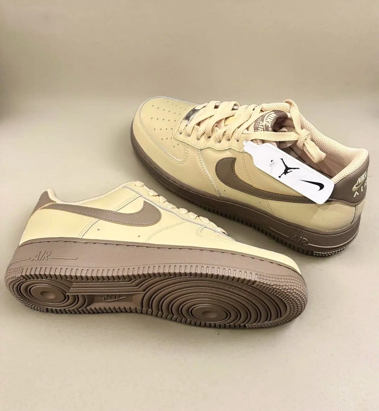 谁穿谁好看!Nike AF1「白褐」奶油配色,把温柔焊在脚上