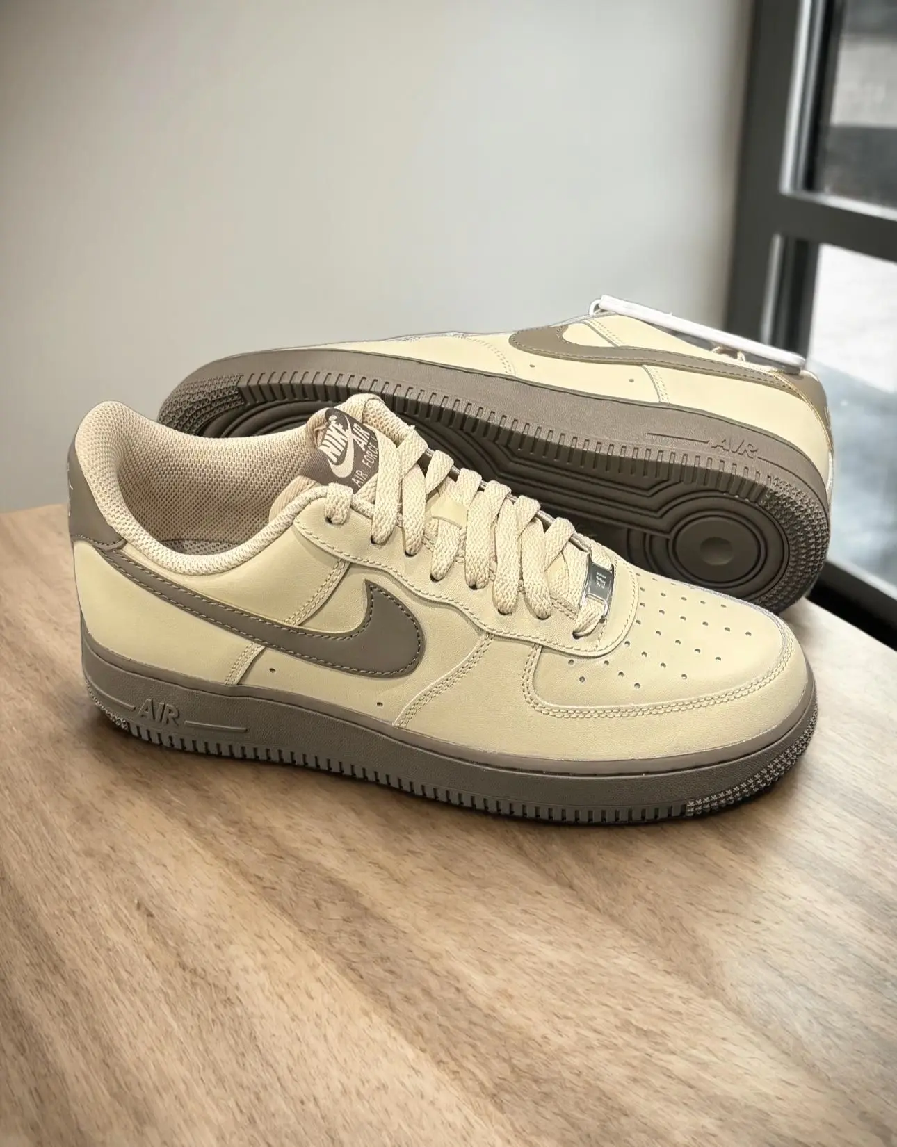 谁穿谁好看!Nike AF1「白褐」奶油配色,把温柔焊在脚上