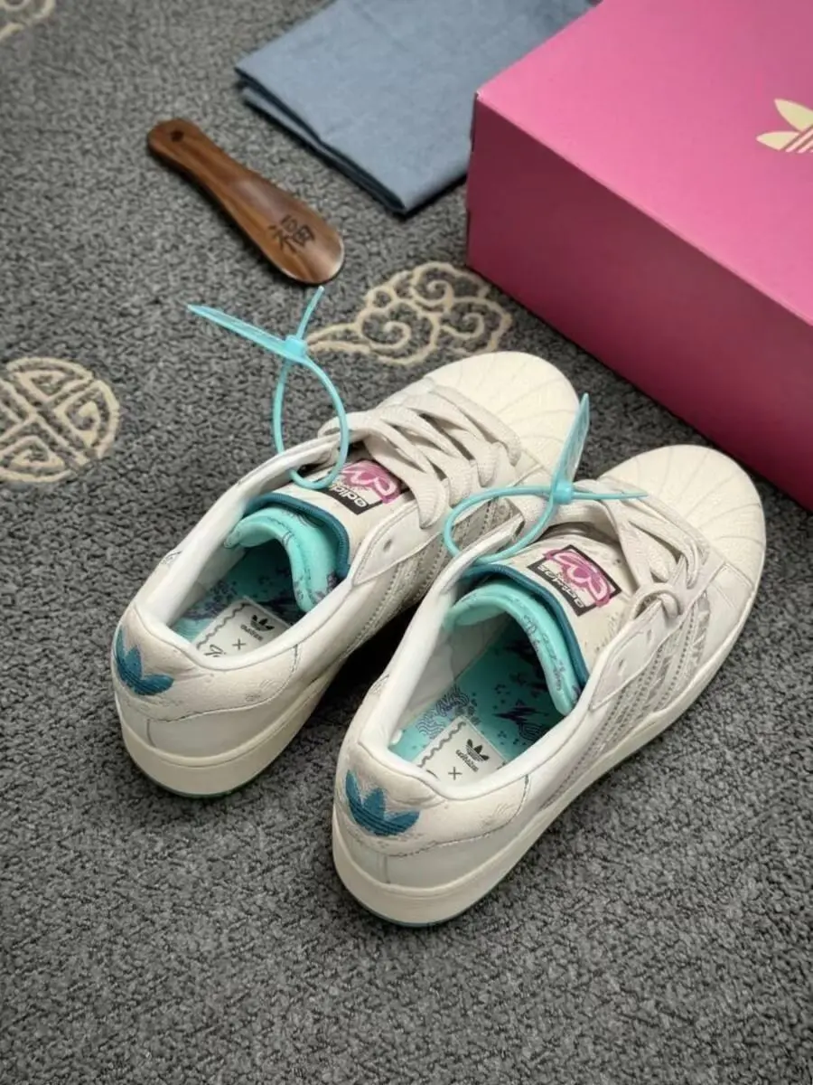 宋雨琦同款!Adidas白灰绿童鞋,神仙配色不撞款
