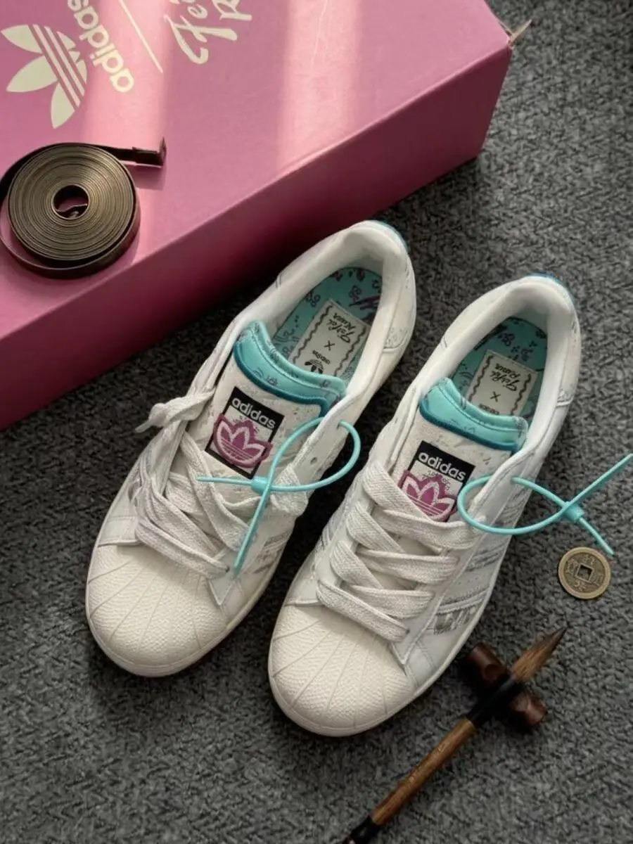宋雨琦同款!Adidas白灰绿童鞋,神仙配色不撞款