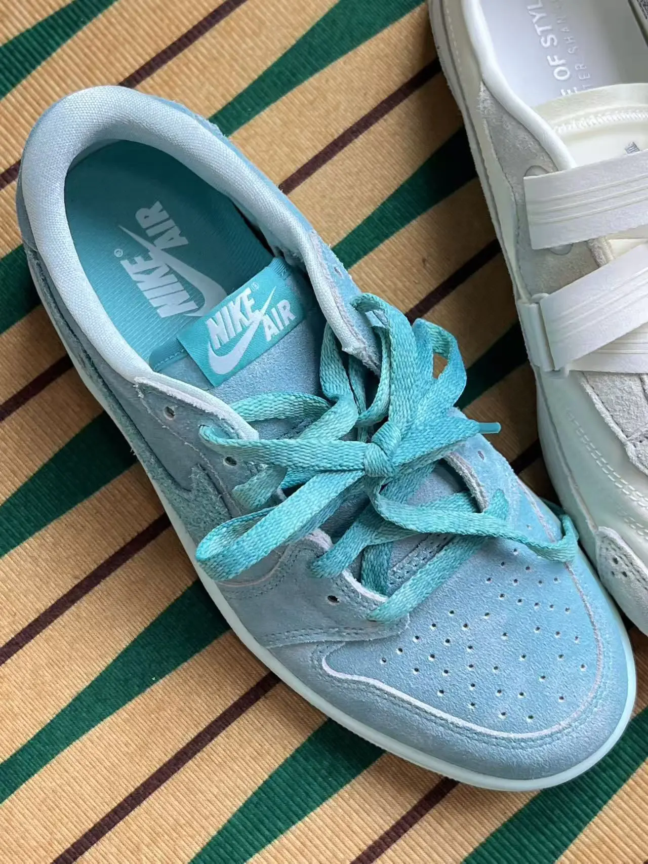 奶白魔术贴🤍蒂芙尼蓝Nike💧撞色搭咯!