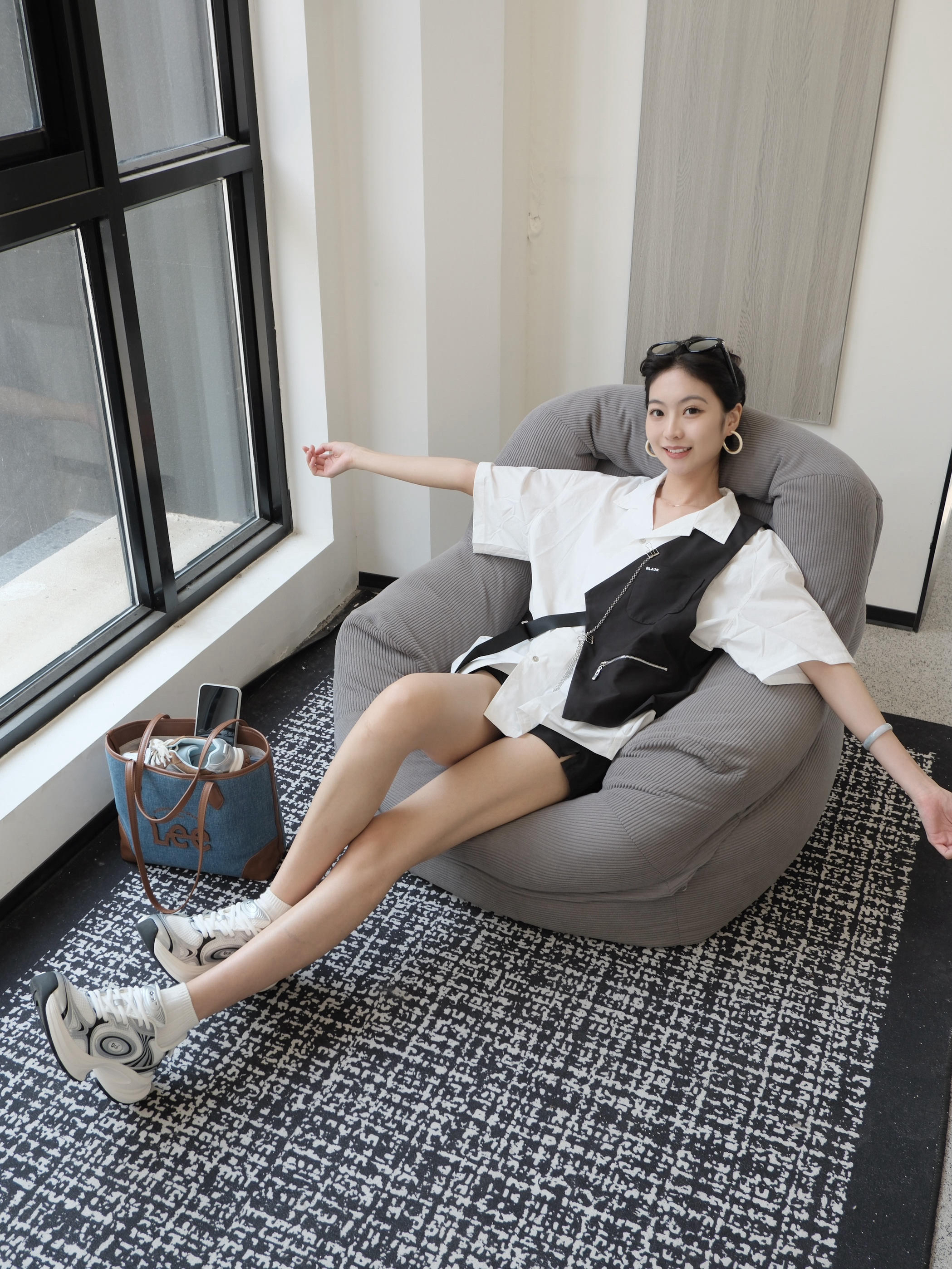 舒服窝在沙发里🛋️