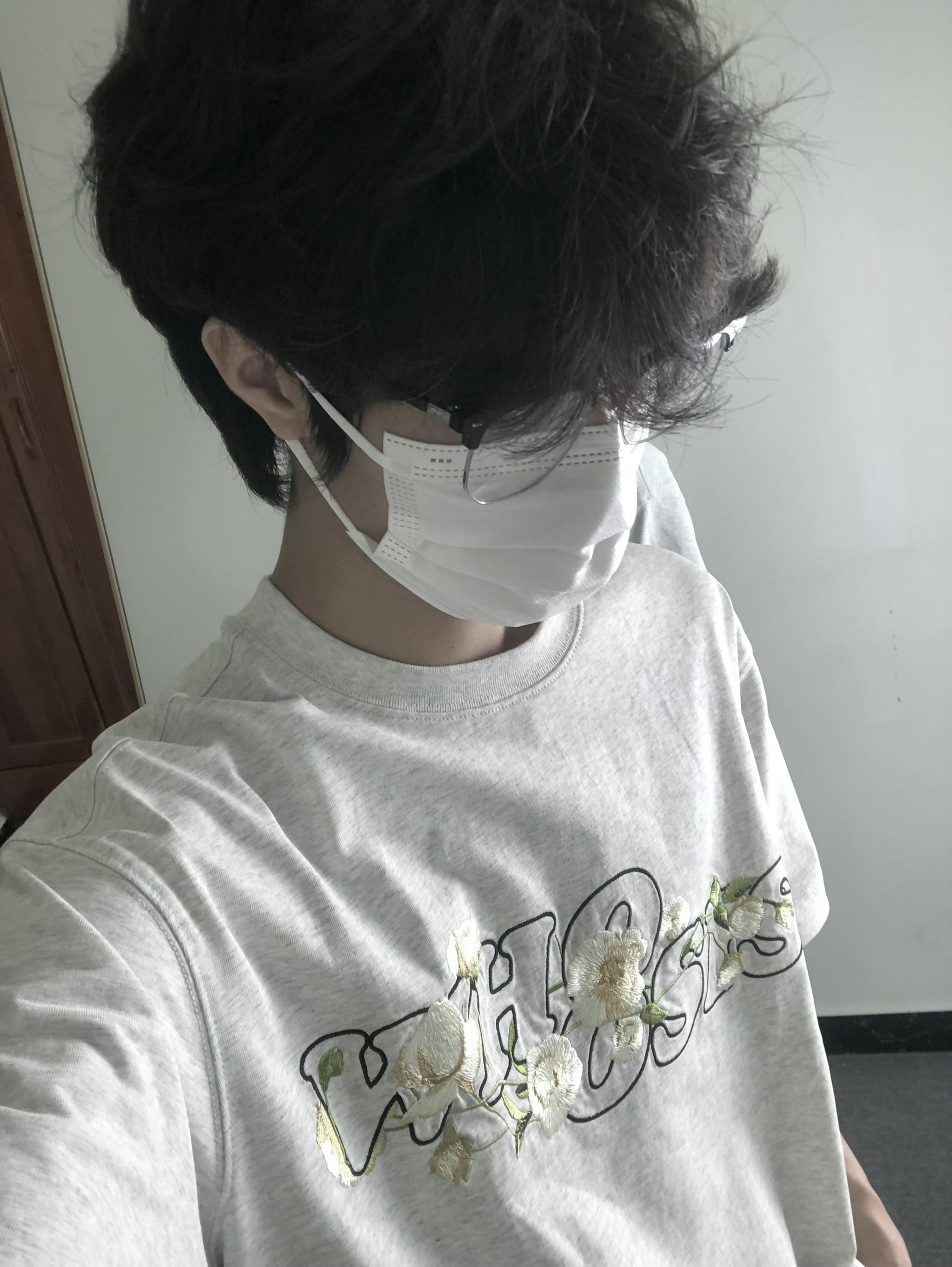 下雨天在家发呆