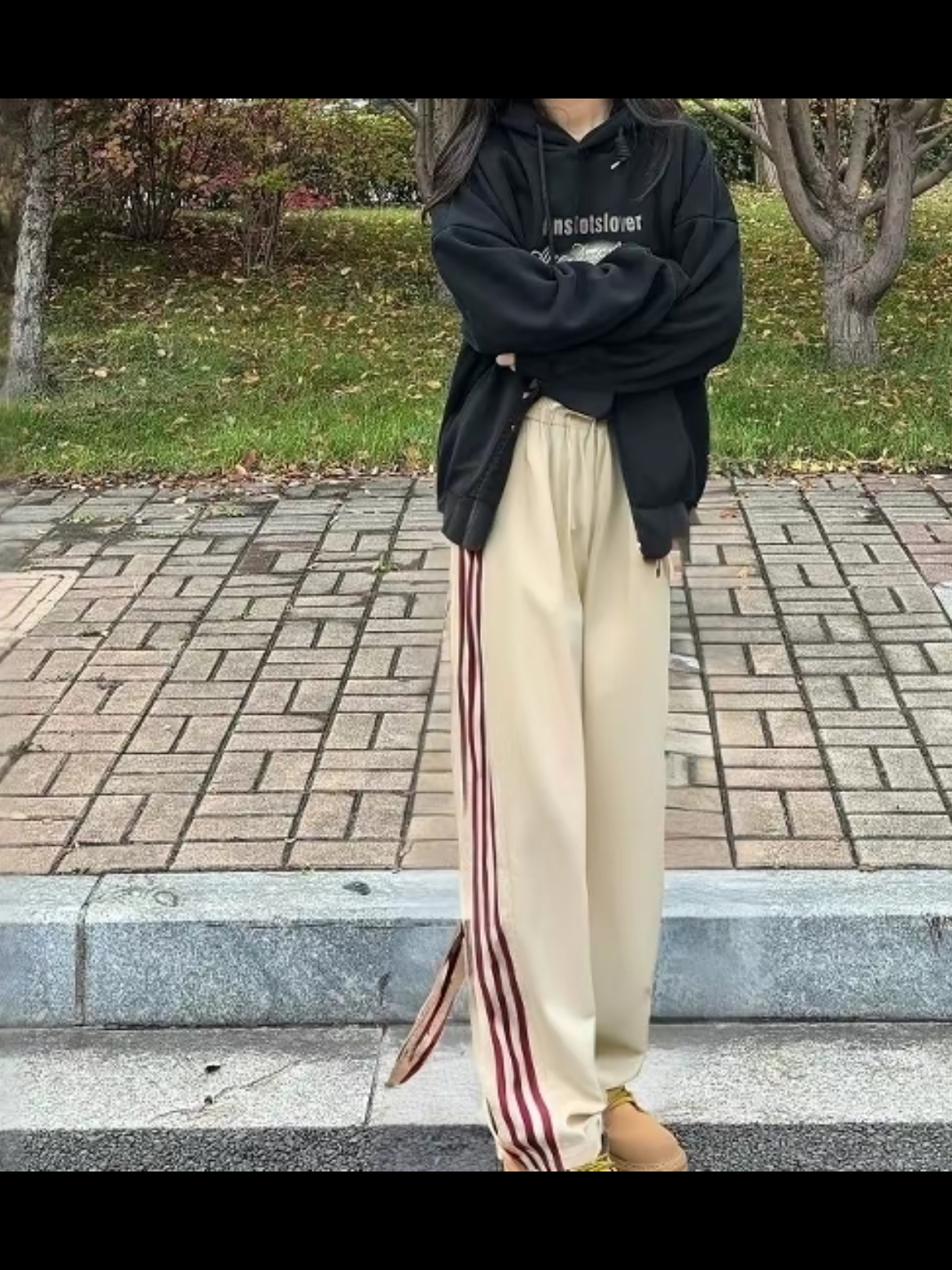 今天给大家种草一款三条杠阿迪同款学生党福