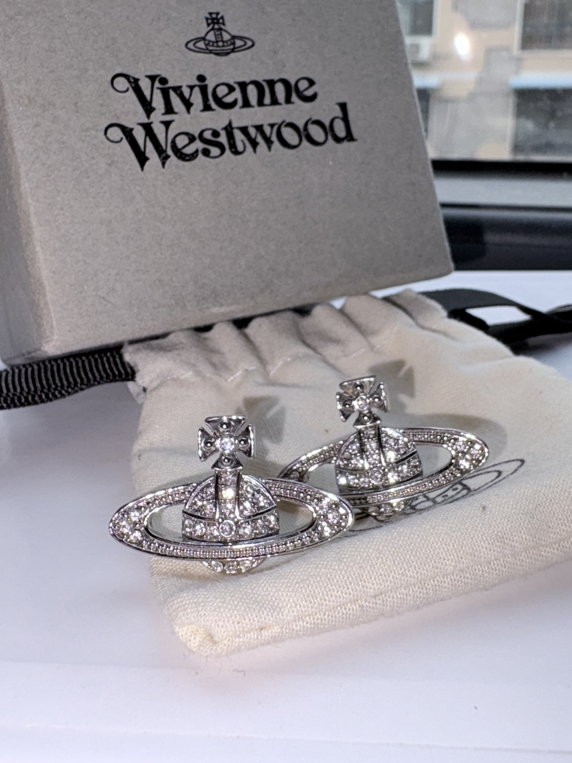Vivienne Westwood 西太