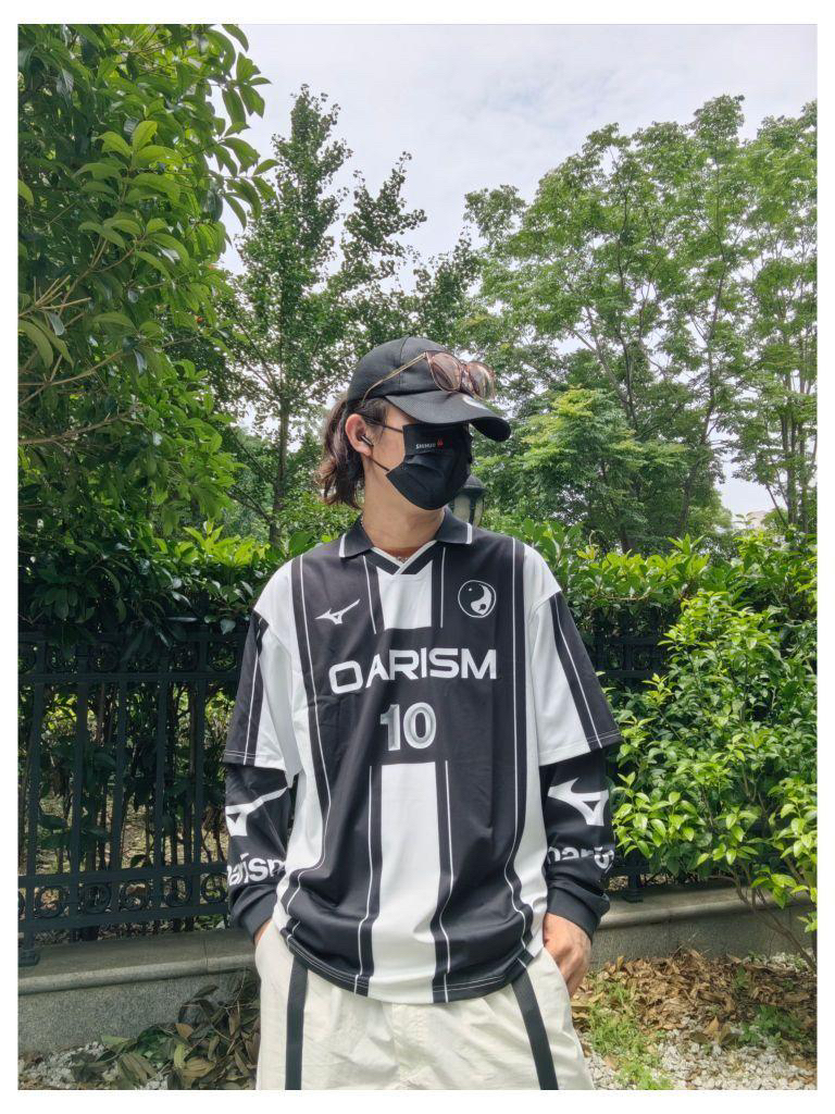 夏日足球风运动T恤休闲风穿搭分享