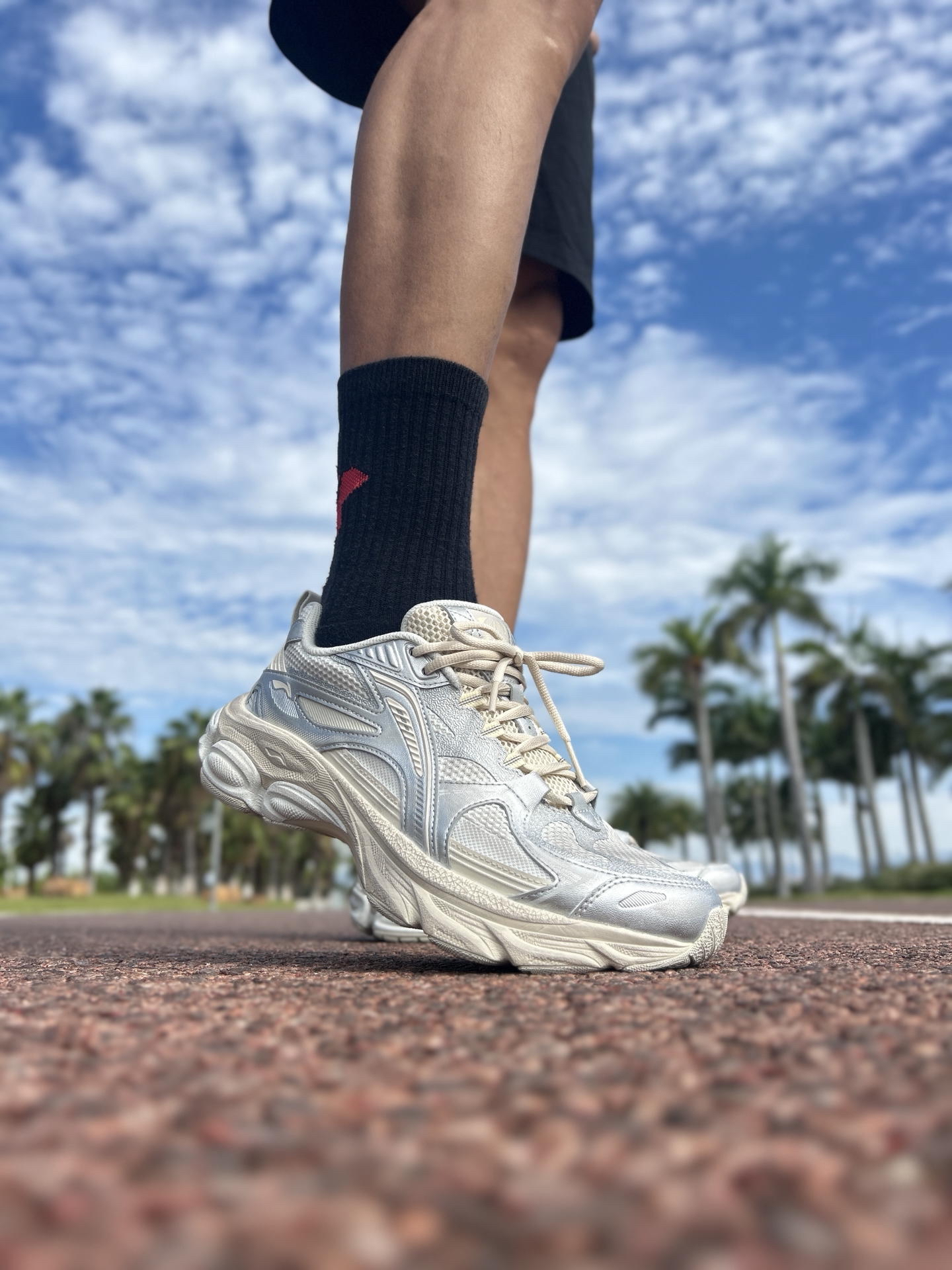 🌊扶摇听海：当千禧银灰踩进浪的褶皱👟