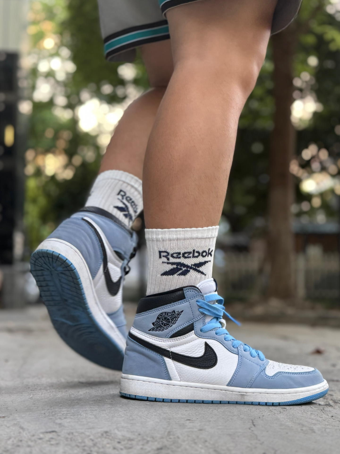 球鞋凉拖都可以！百搭Reebok logo袜