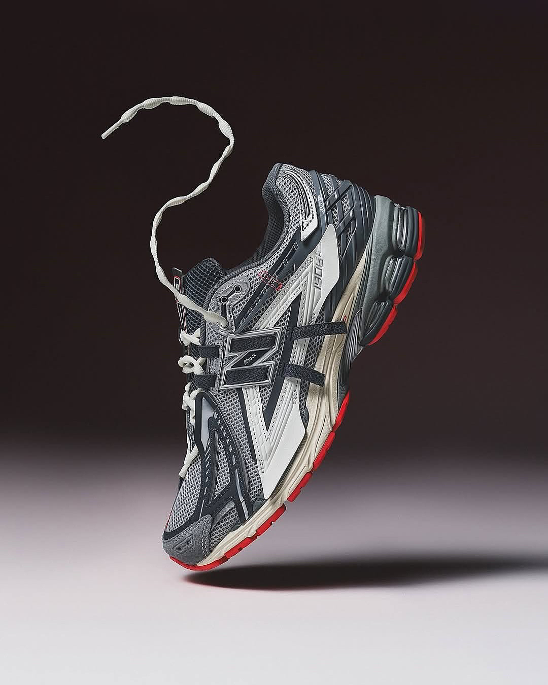 潮鞋也卷起了千禧风，New Balance1906