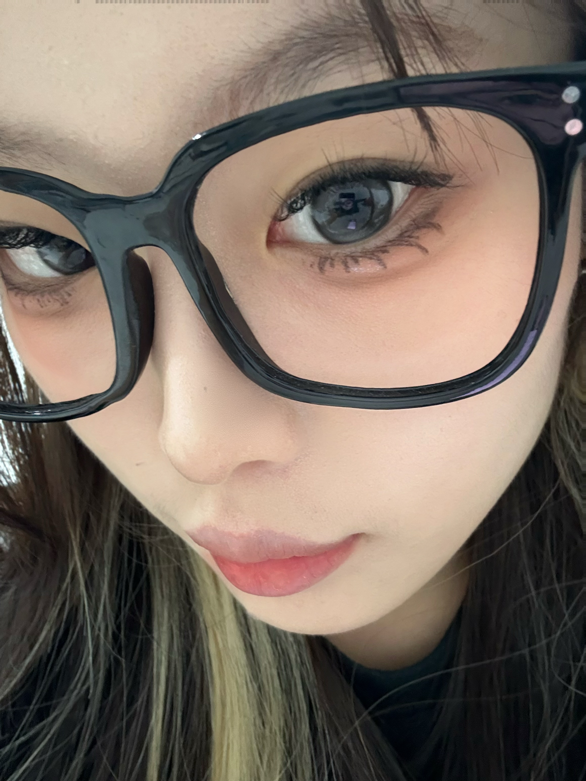 随手买的粉饼居然这么好用 真的一键磨皮