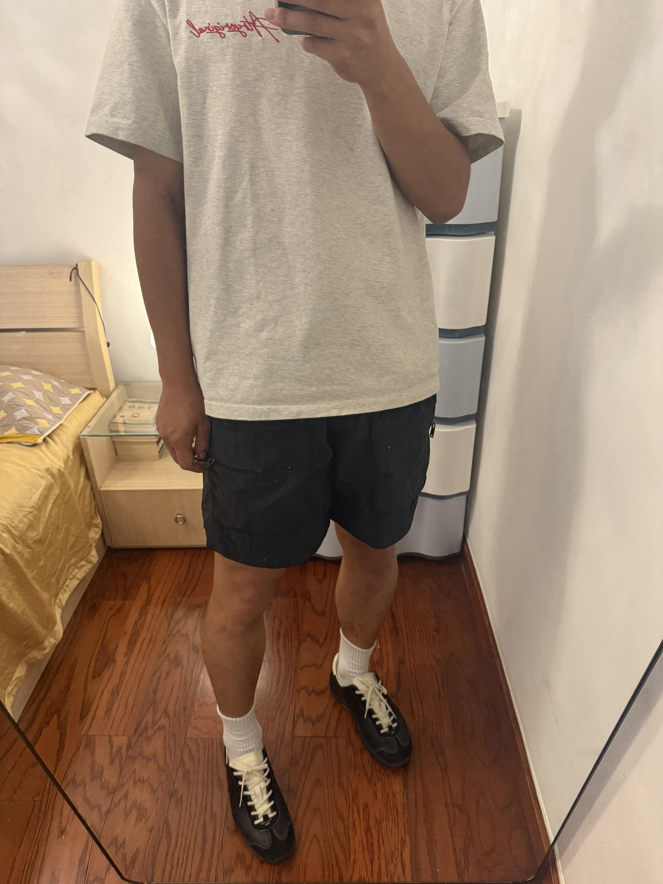 这双「黑白刀锋鞋」是隐藏的拉腿神器!镜子会告诉你真相🪙