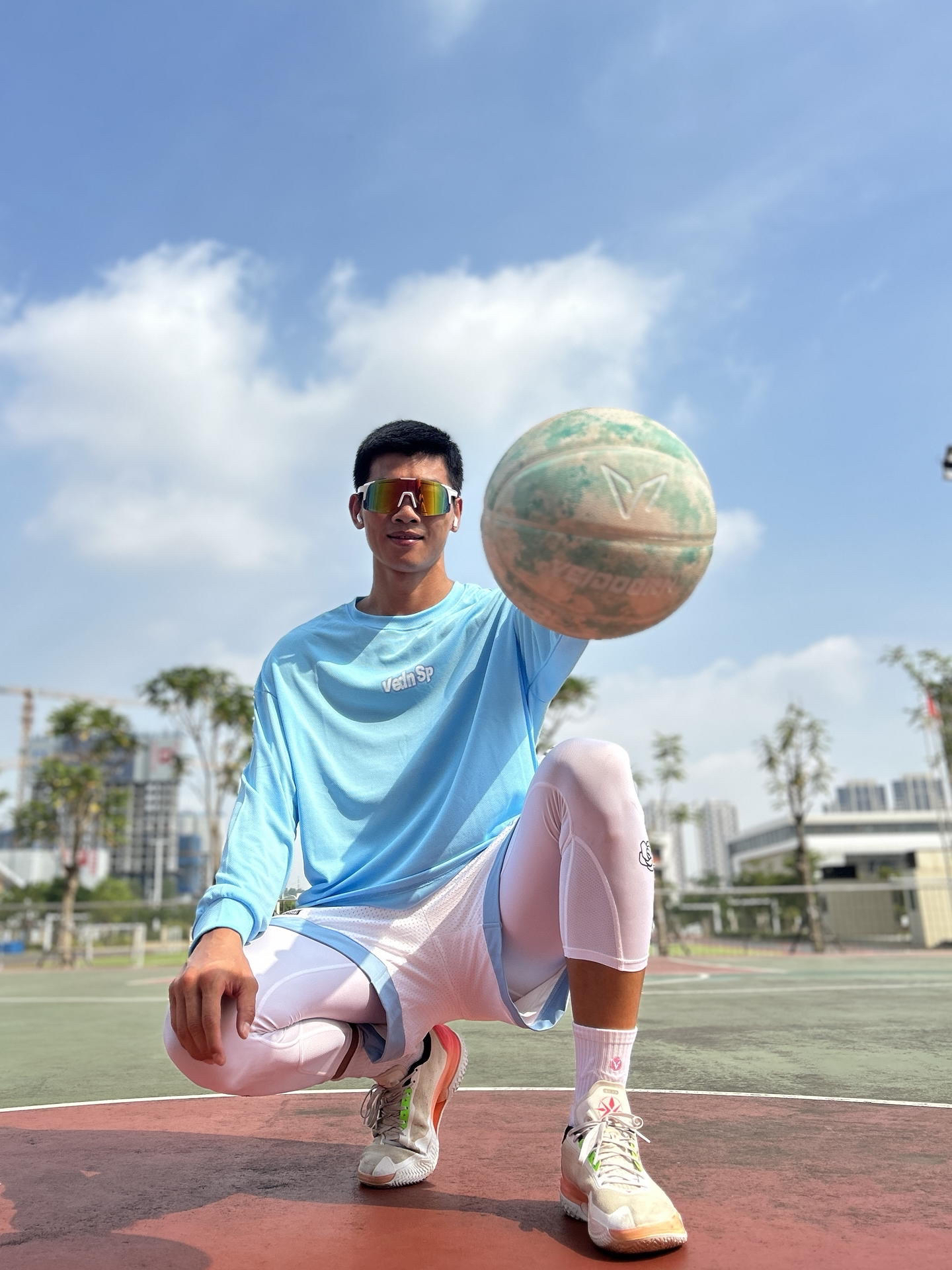 ⛹️‍♂️霓虹不褪色，热爱不停歇❤️💗💜🩷🩵