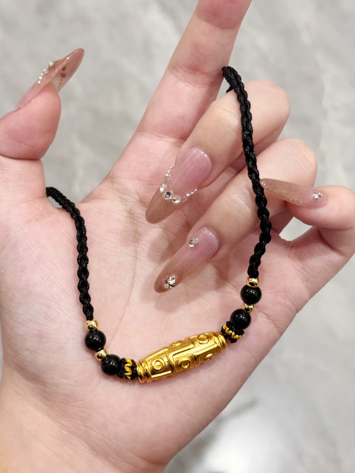 女生戴天珠简直不要太帅喔