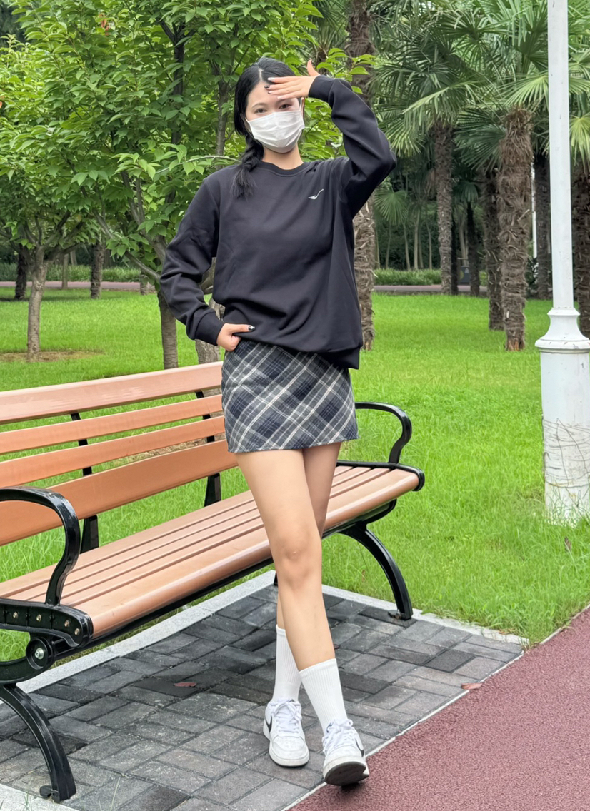 无帽卫衣的舒适感还是秋天的百搭品