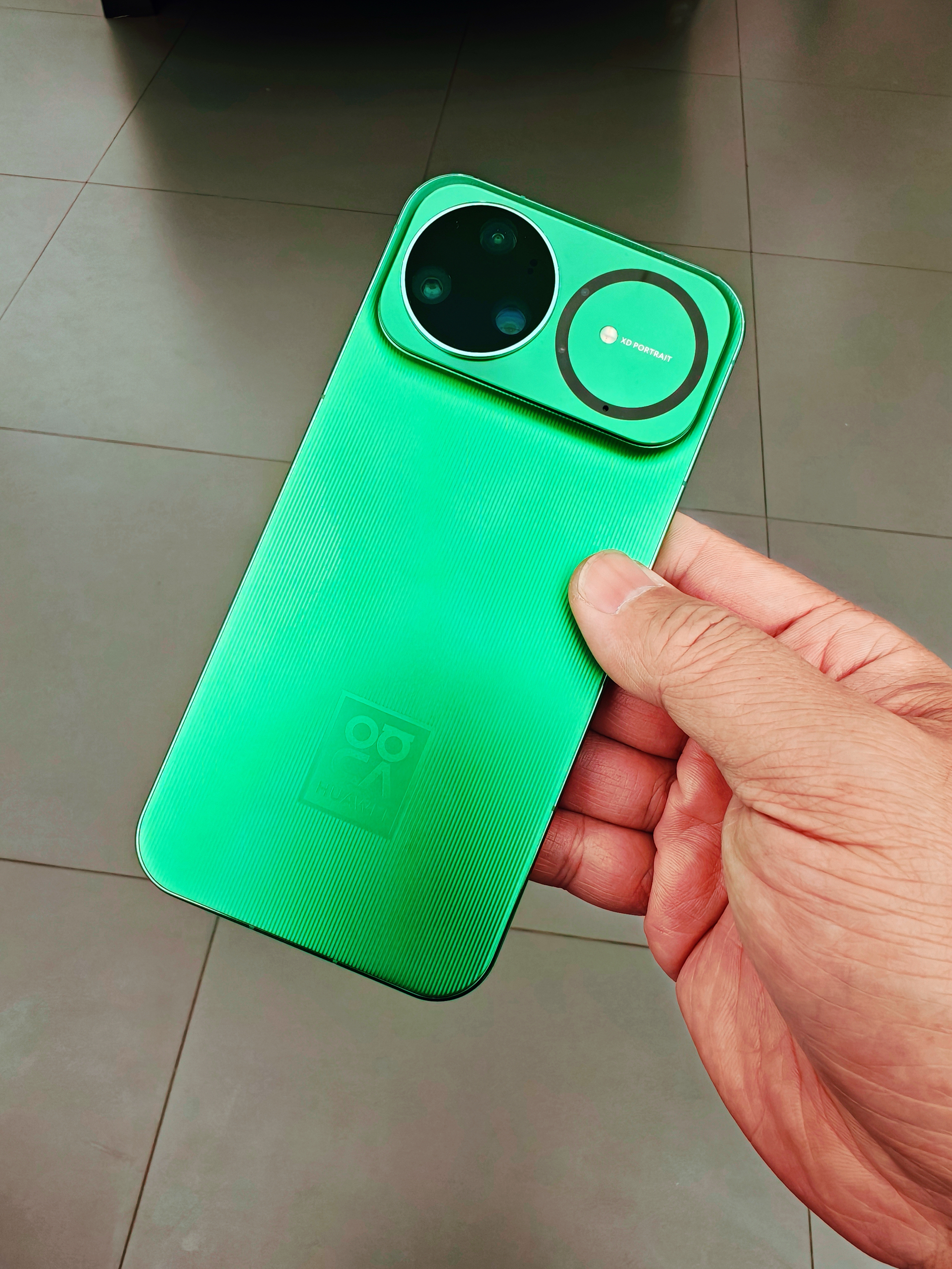 主打一个不将就:是谁在为 Nova 15 Ultra 的个性买单?