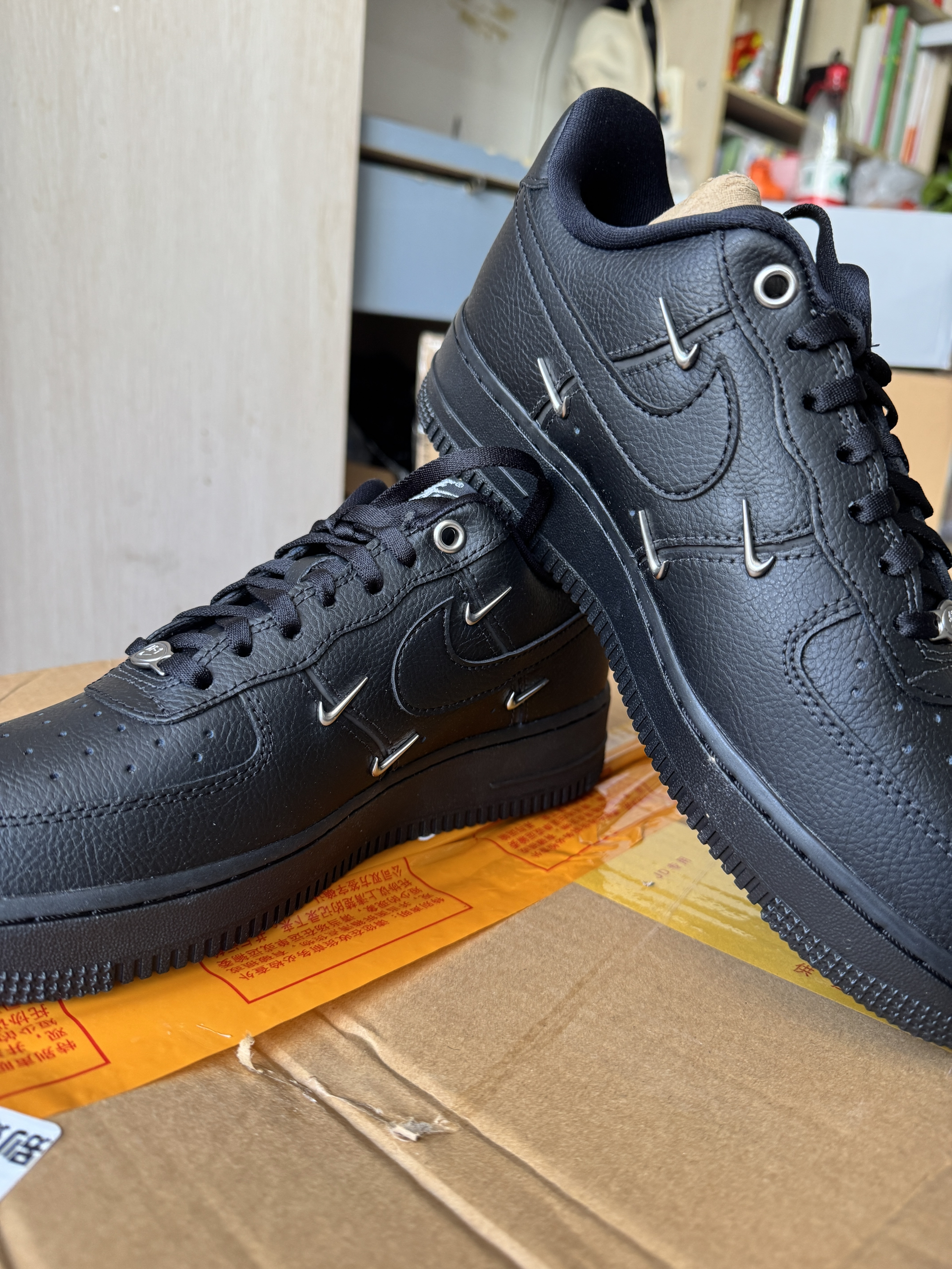 秋冬必入御姐战鞋！Nike Air force 1 Low WMNS酷黑限定！