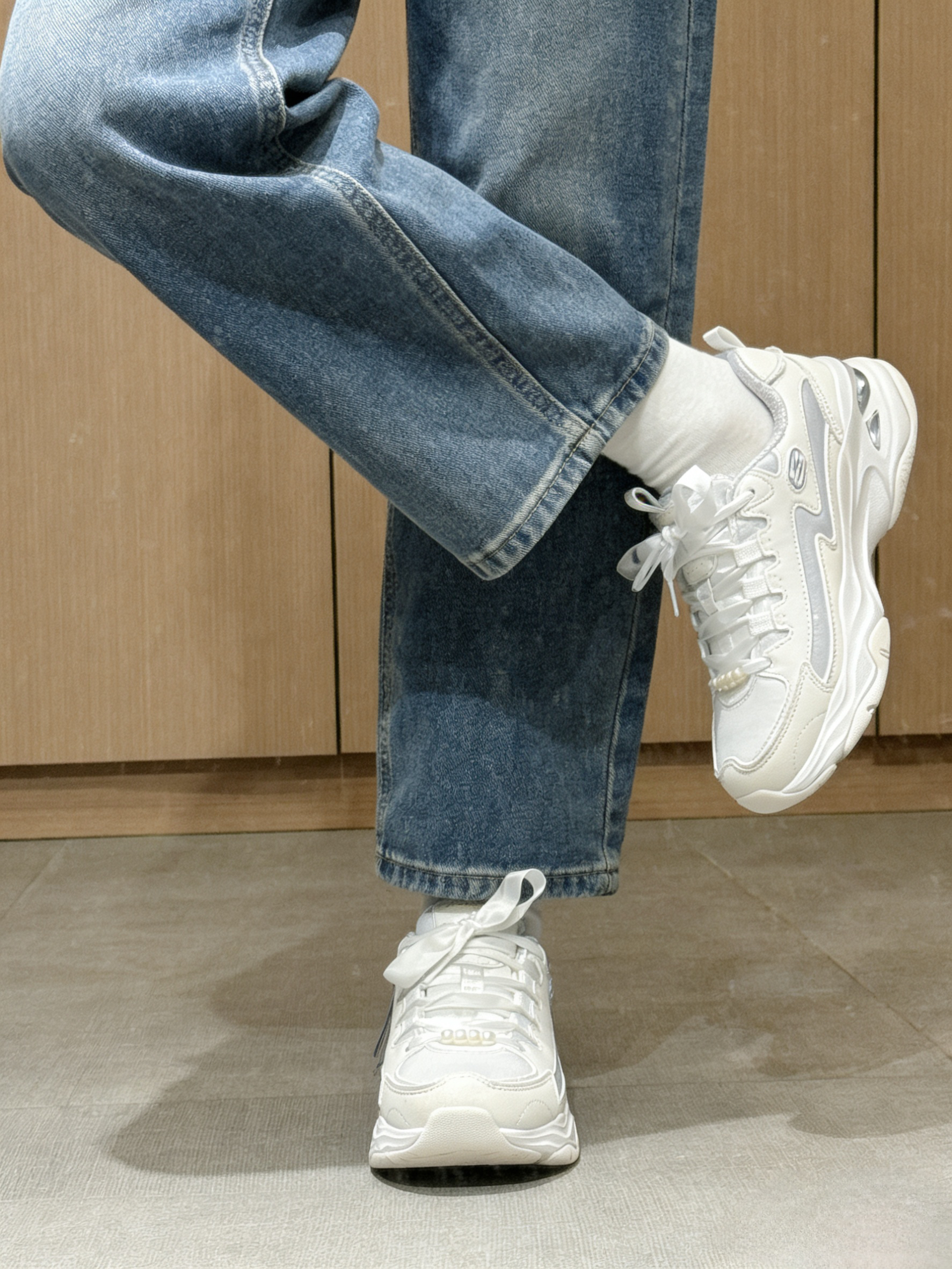 Skechers斯凯奇D'Lites 4.0熊猫鞋 复古厚底增高跑鞋 网面透气减震耐磨运动休
