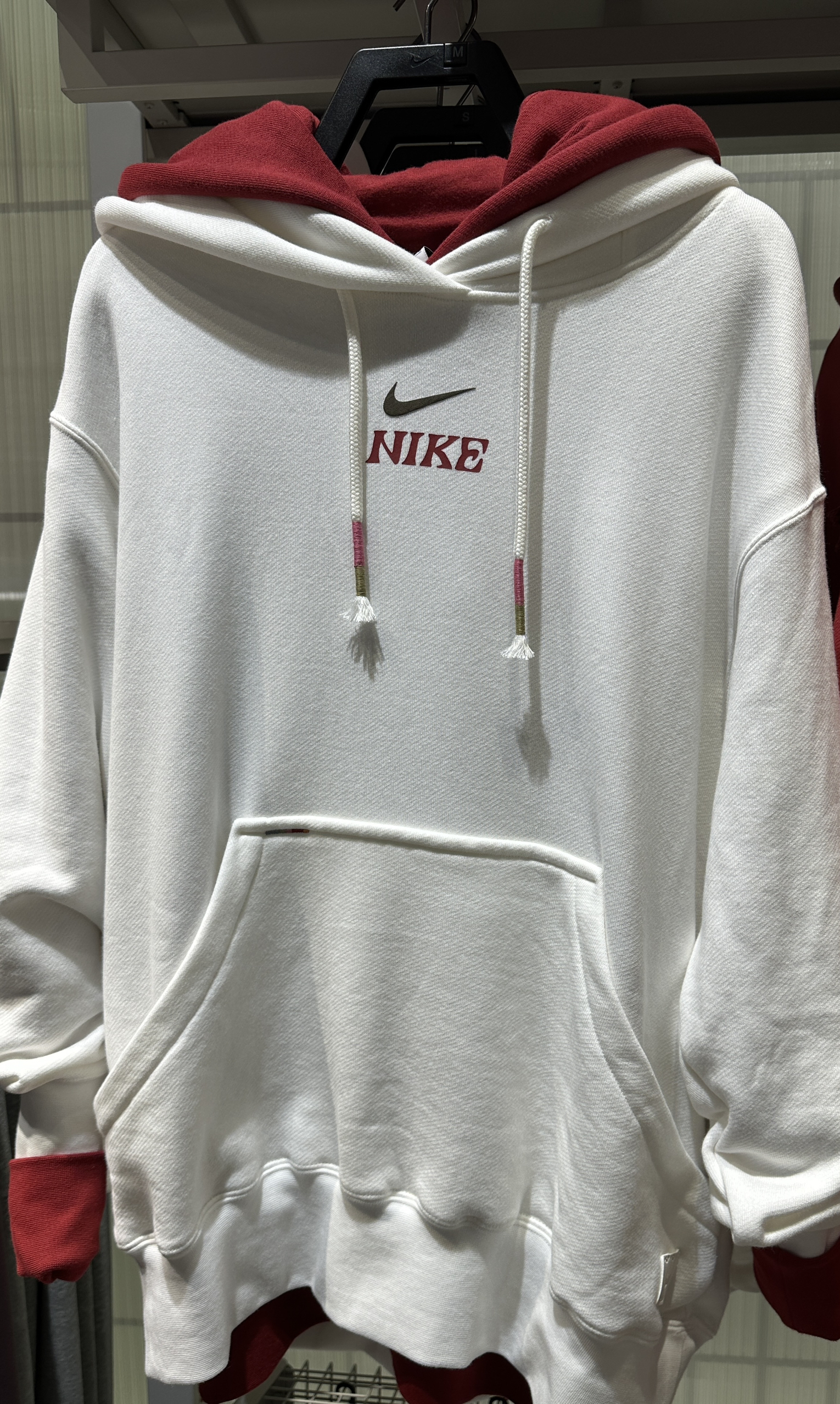 马年本命穿搭|Nike这件灰白卫衣太戳我了!