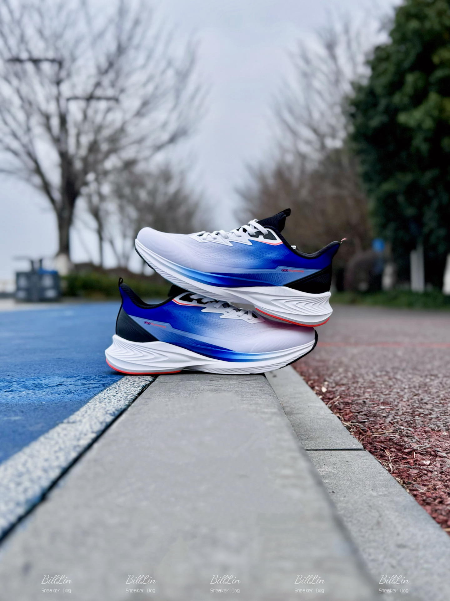 夏日限定跑鞋？NO！毒牙Run蓝渐变，四季都能穿的快乐！👟