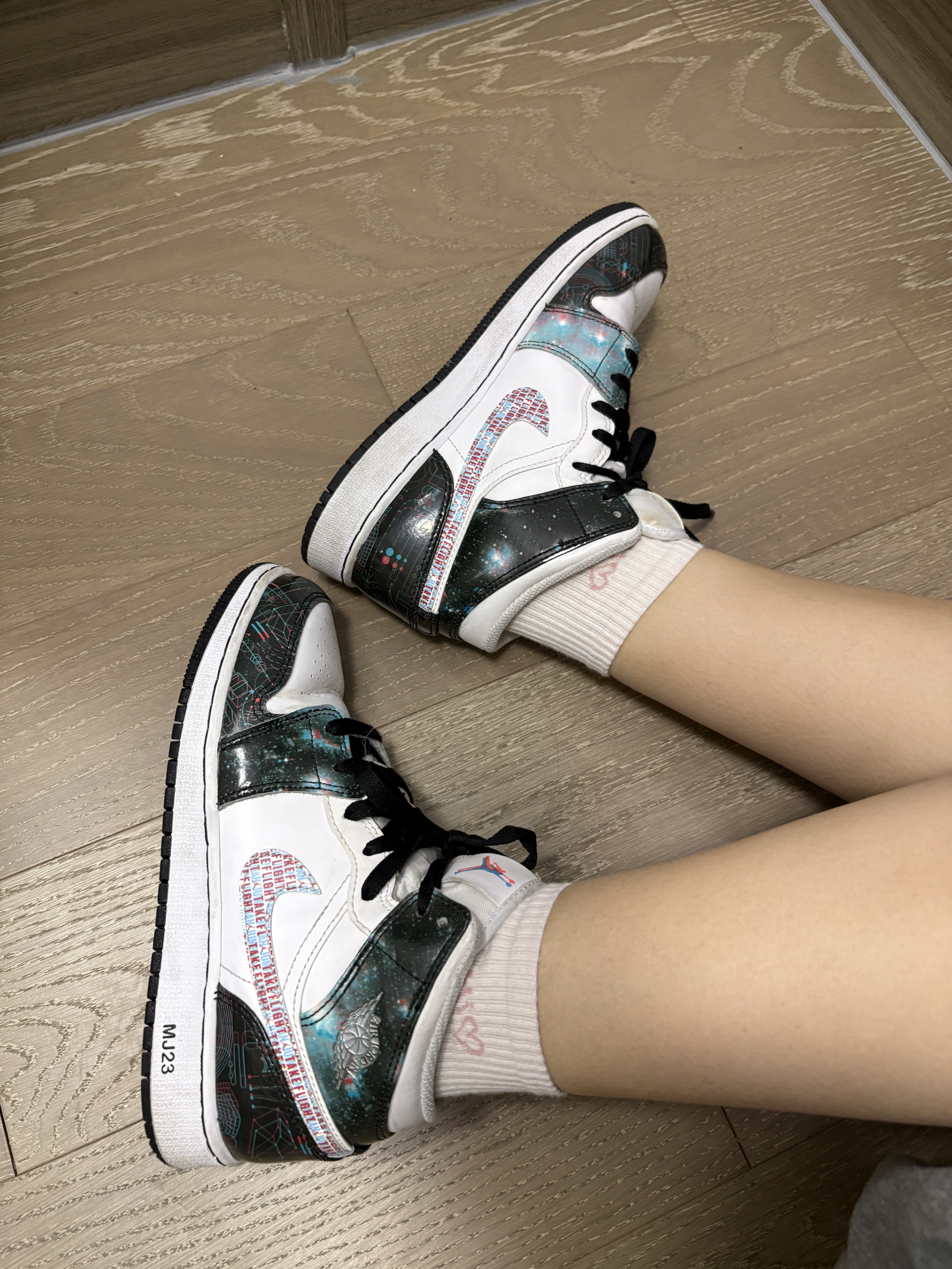 未来感拉满!这双像素星空AJ1我先冲