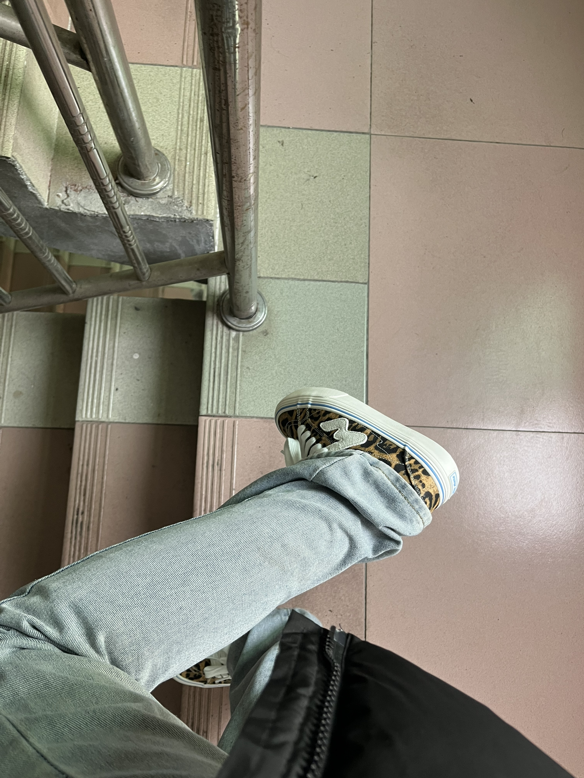 超级喜欢 很百搭 还有点增高 真心喜欢