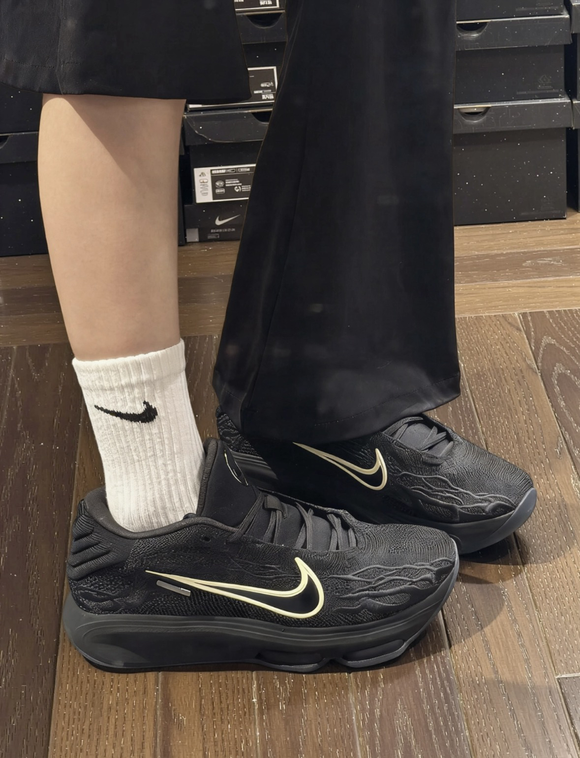 全黑YYDS!谁能拒绝这双有颜又有料的Nike !