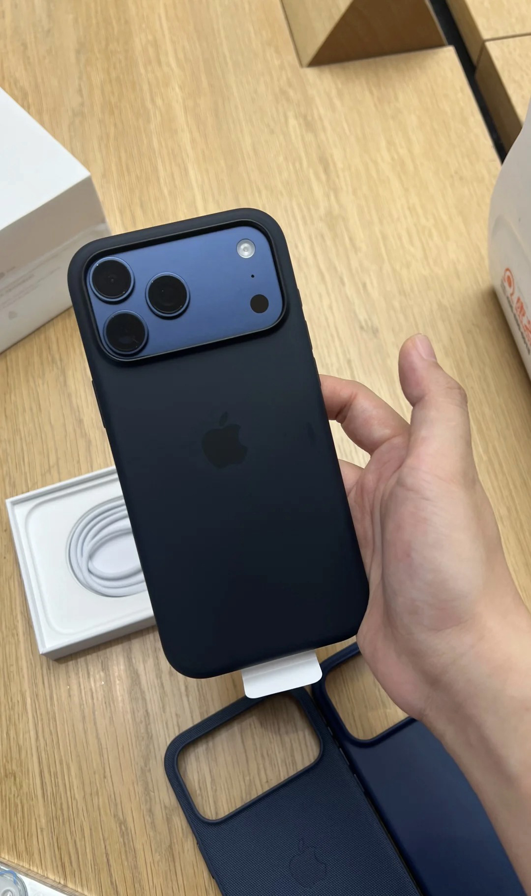 17 Pro Max磁吸壳实测|简约党终于找到本命款