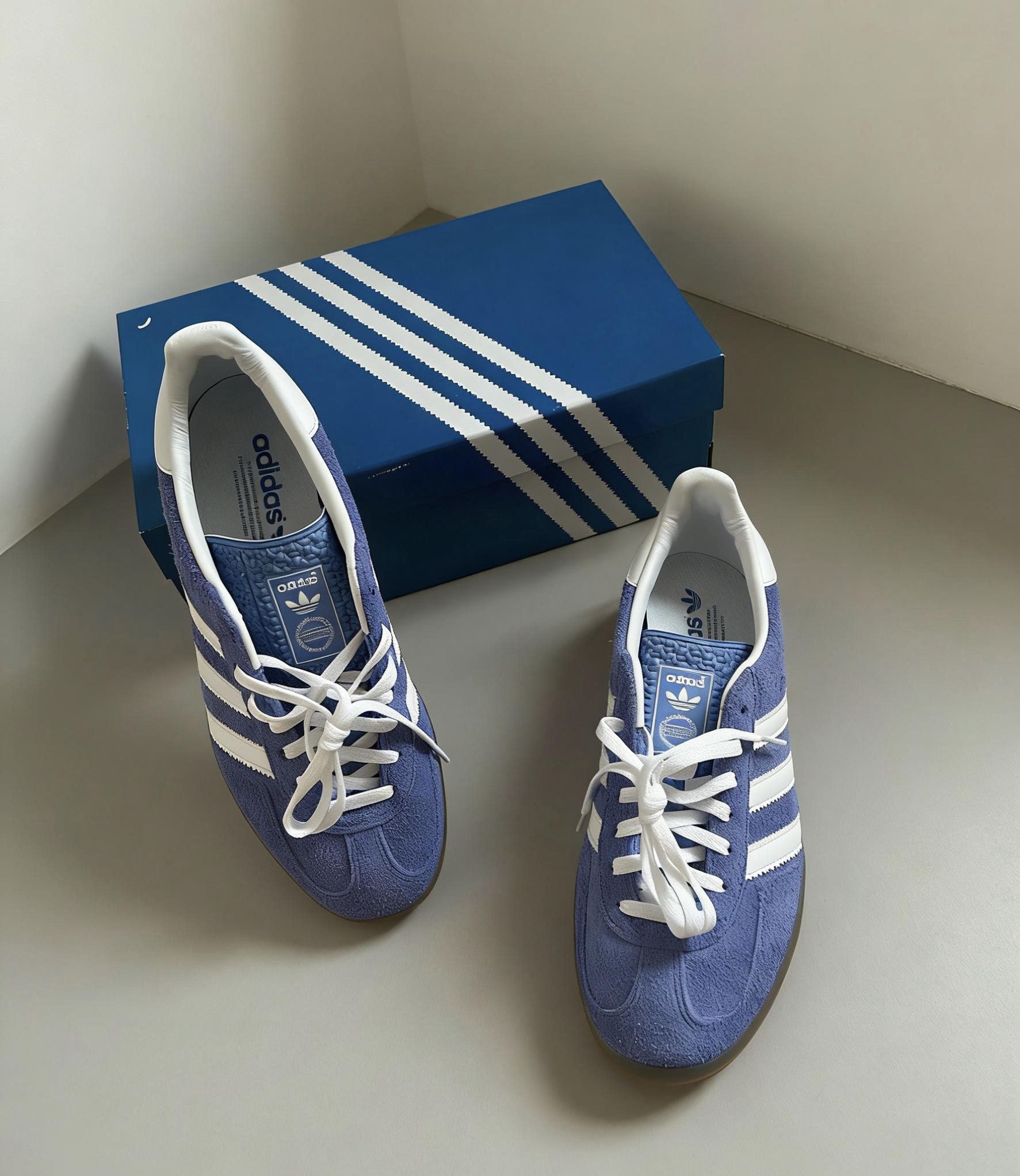 Adidas Samba 两双实测｜闭眼入的百搭德训鞋不踩雷！