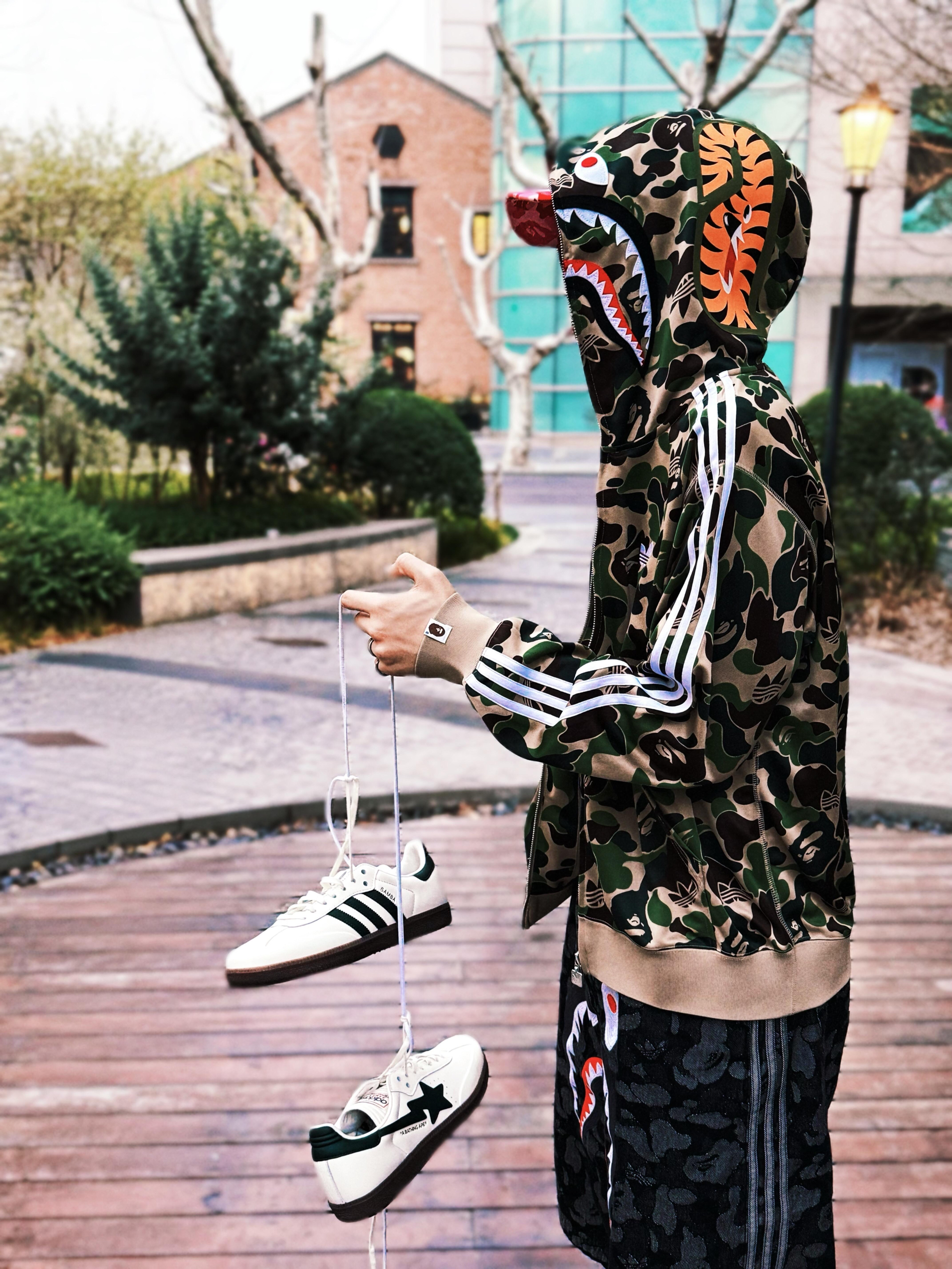 adidas Originals（三叶草）× BAPE 这样的联名款怎么能不心动！
