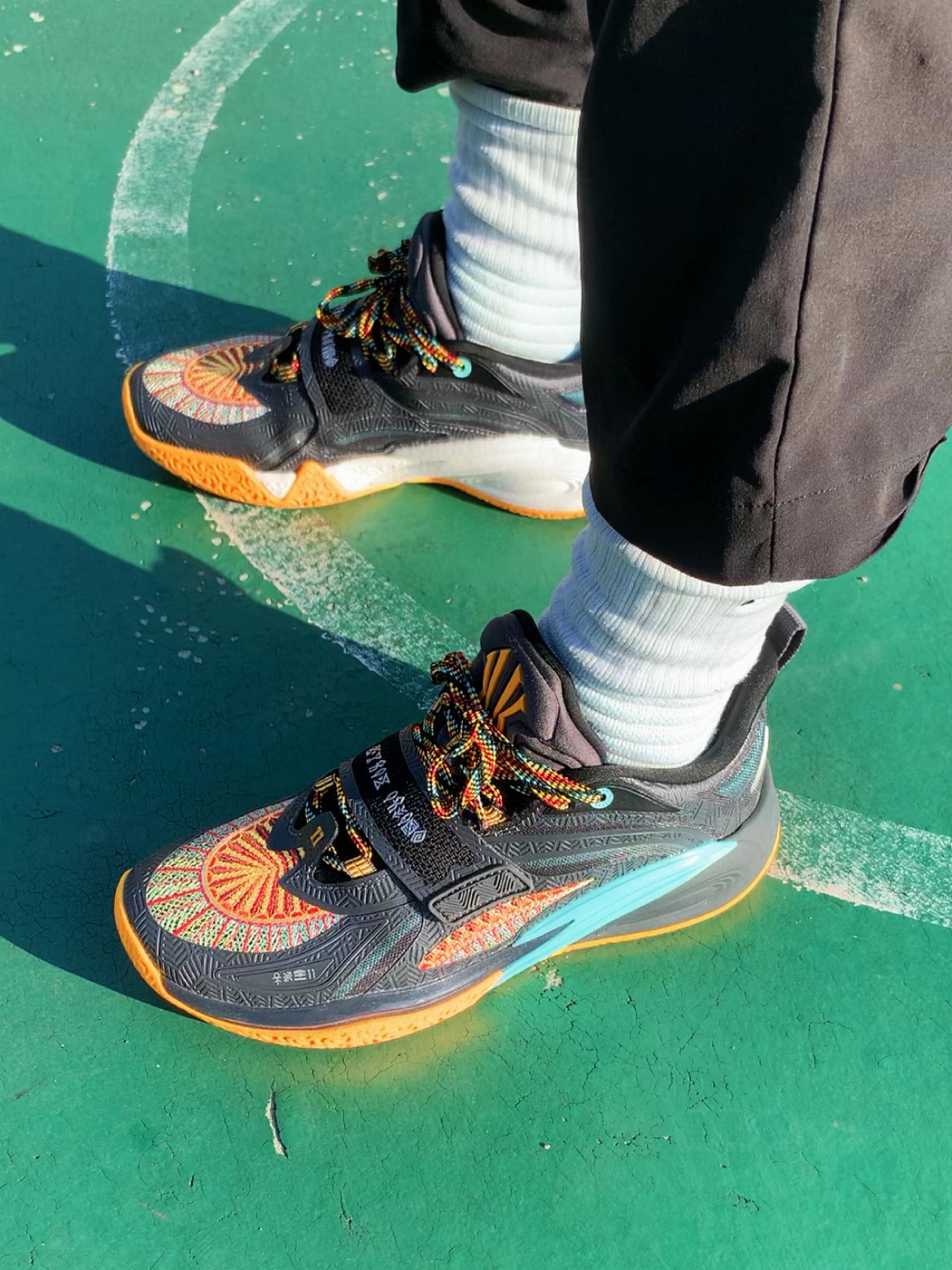 300+价位档实战篮球鞋｜安踏欧文1解决打滑酸累 全场实战党 稳弹不卸力