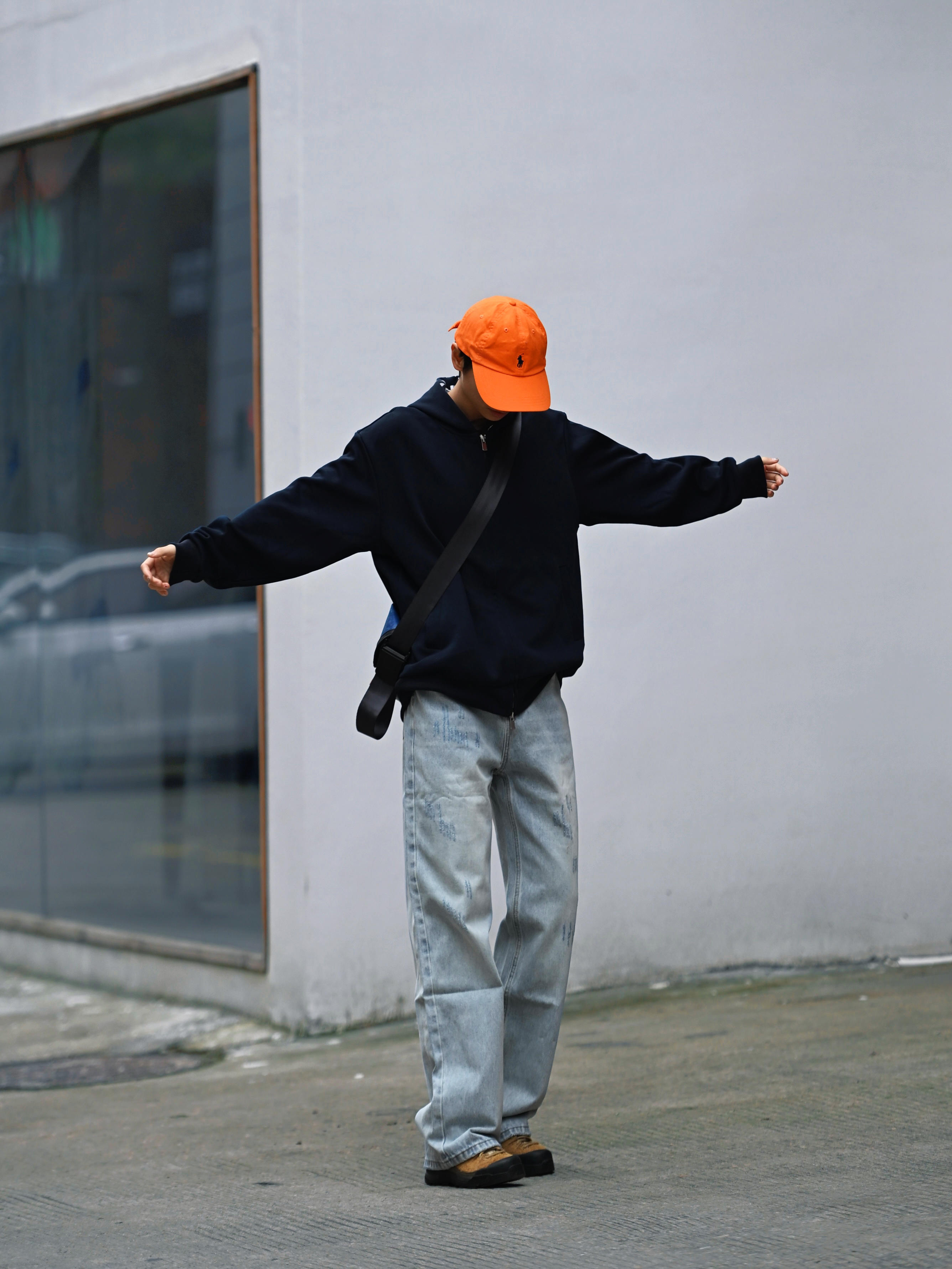 👖Voguo Relay浅蓝直筒牛仔裤|街头中性风轻松拿捏✨