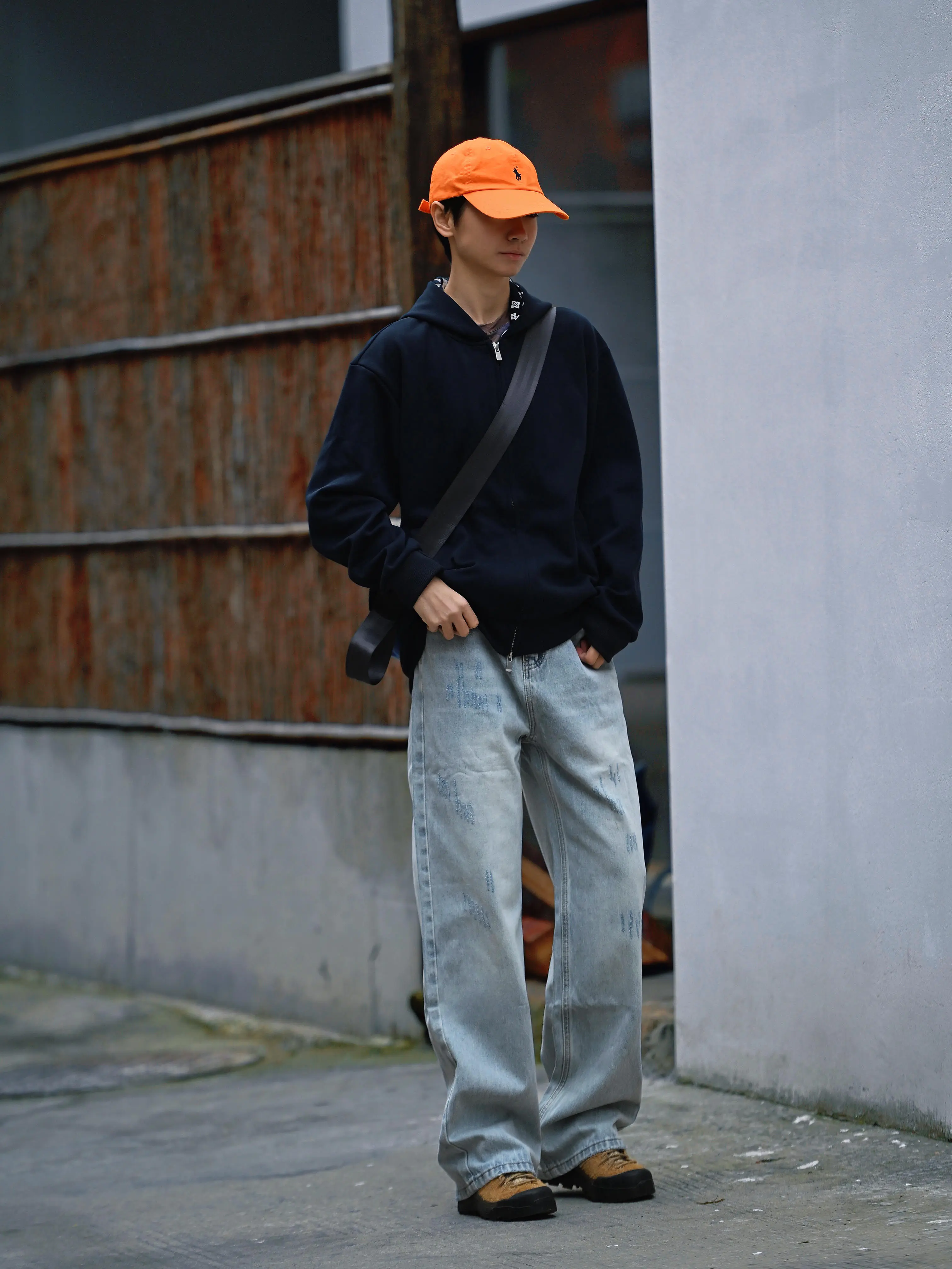 👖Voguo Relay浅蓝直筒牛仔裤|街头中性风轻松拿捏✨