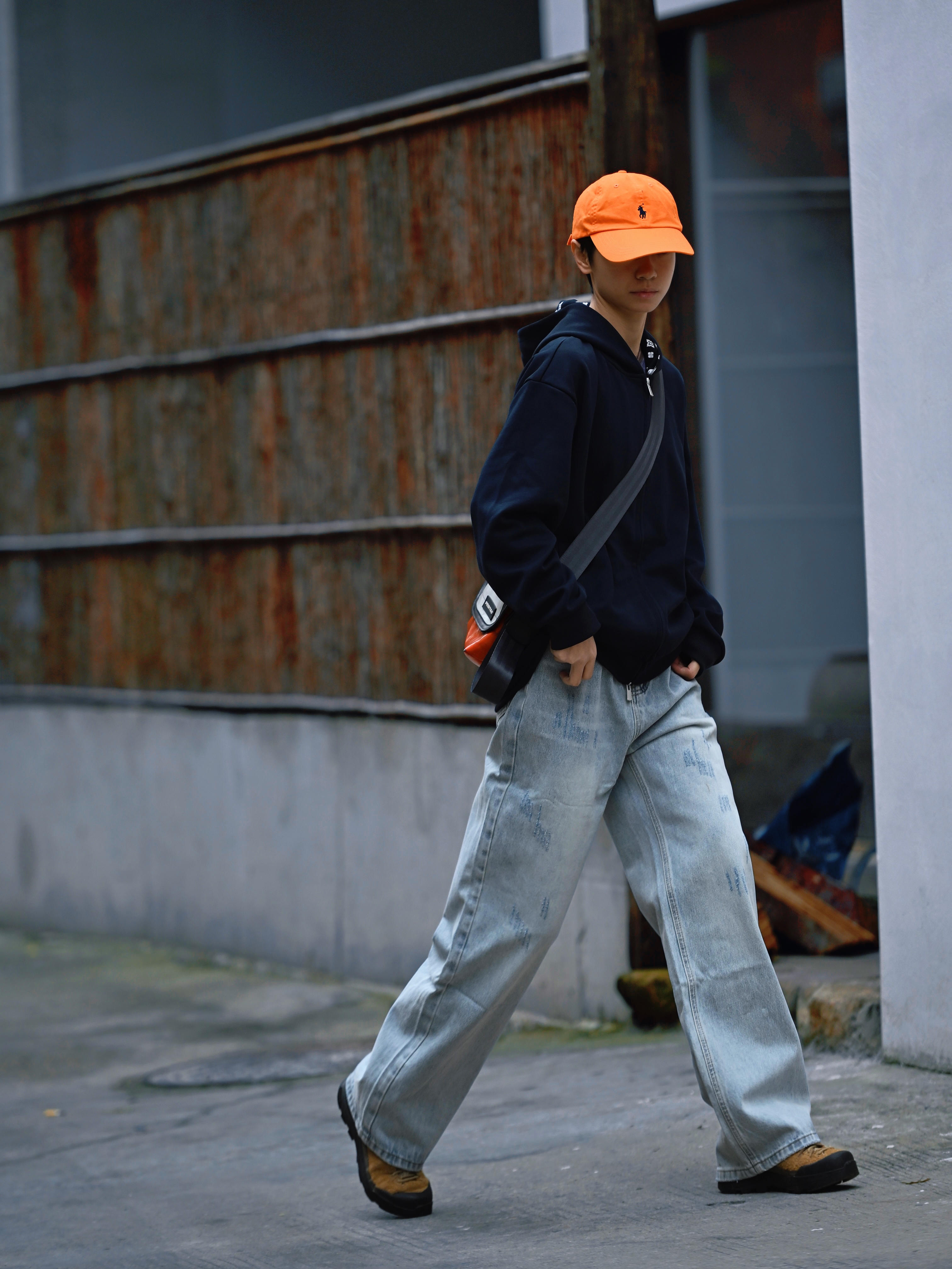 👖Voguo Relay浅蓝直筒牛仔裤|街头中性风轻松拿捏✨