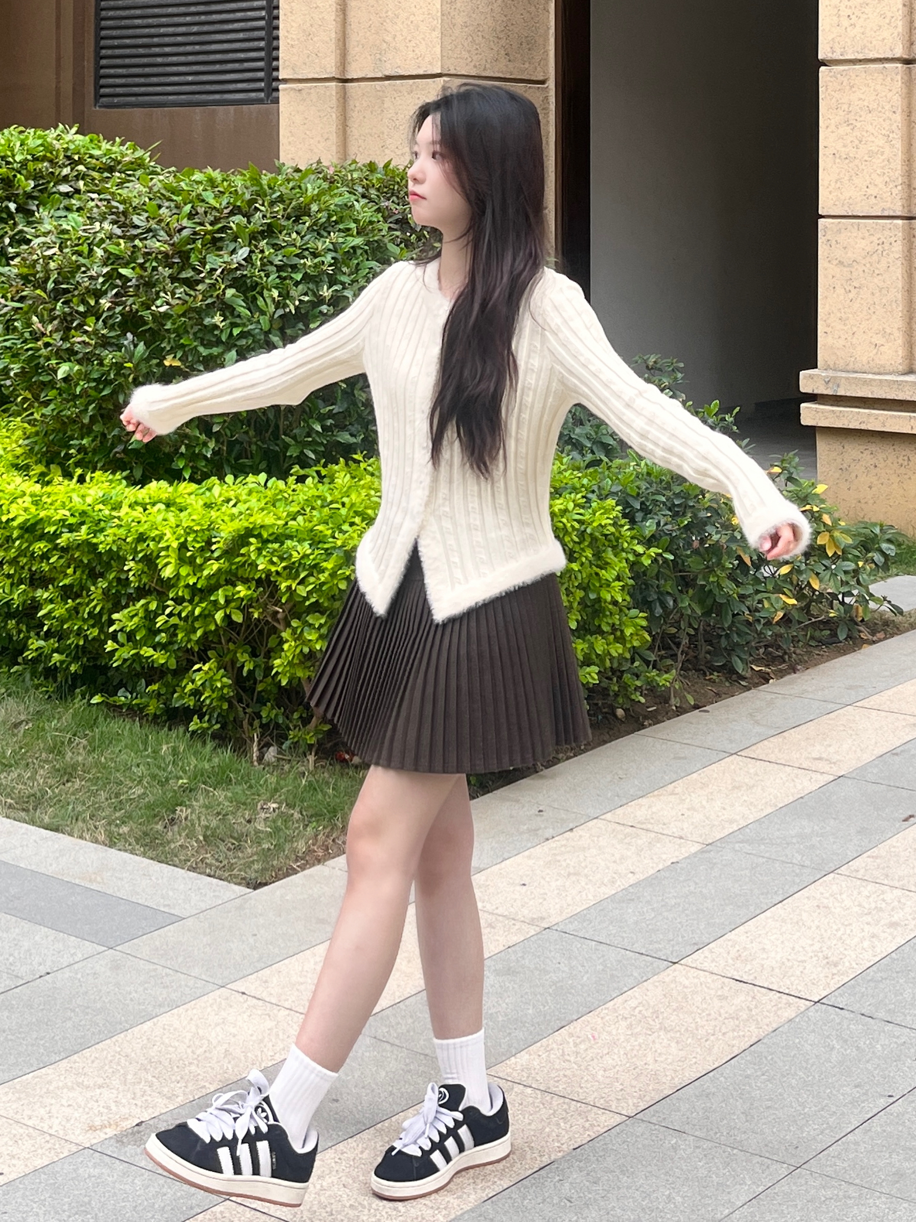 谁懂啊！这件拼接针织开衫巨温柔～