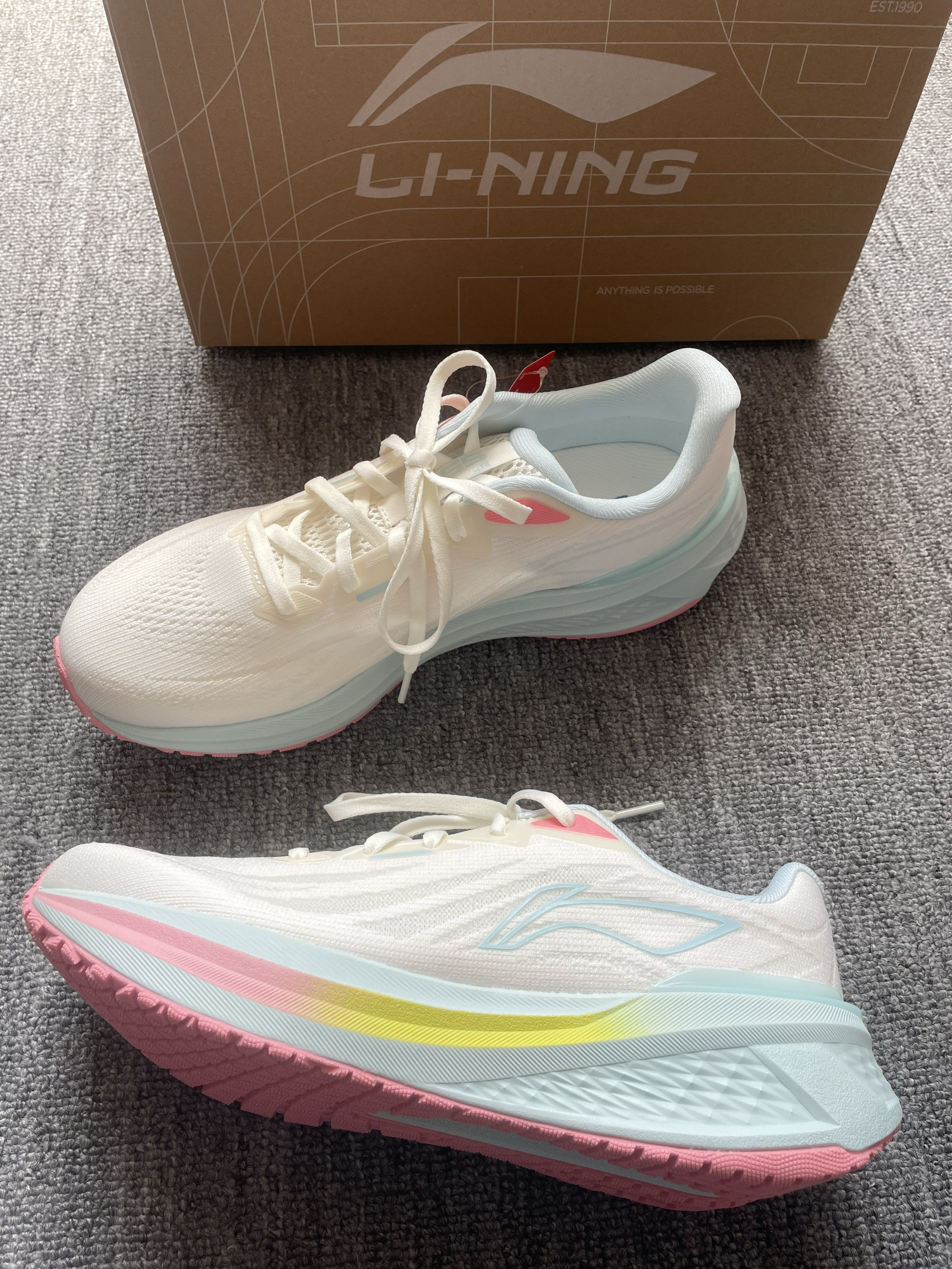 没忍住，把春天的第一抹温柔穿在了脚上 ✨