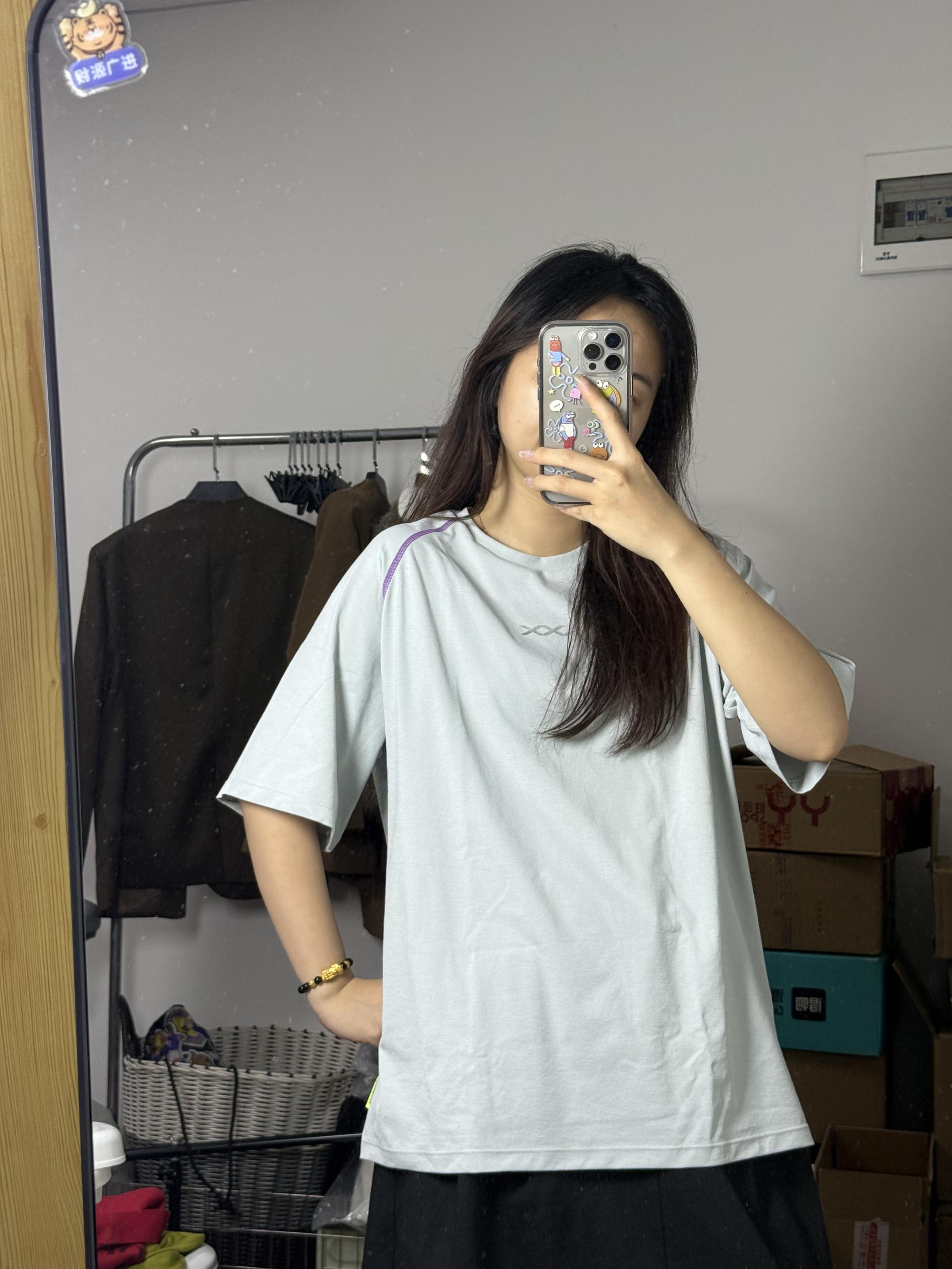 一件搞定运动+日常，这件短袖确实“很权威”🏋️‍♂️