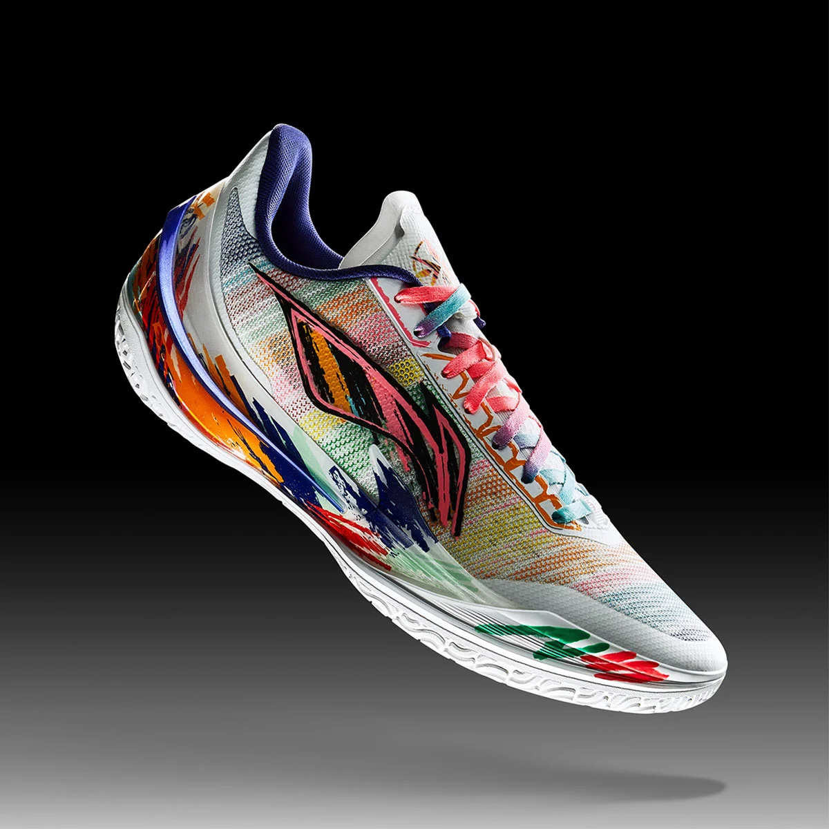 球场颜值杀器｜李宁利刃5 V2反向艺术家实战测评