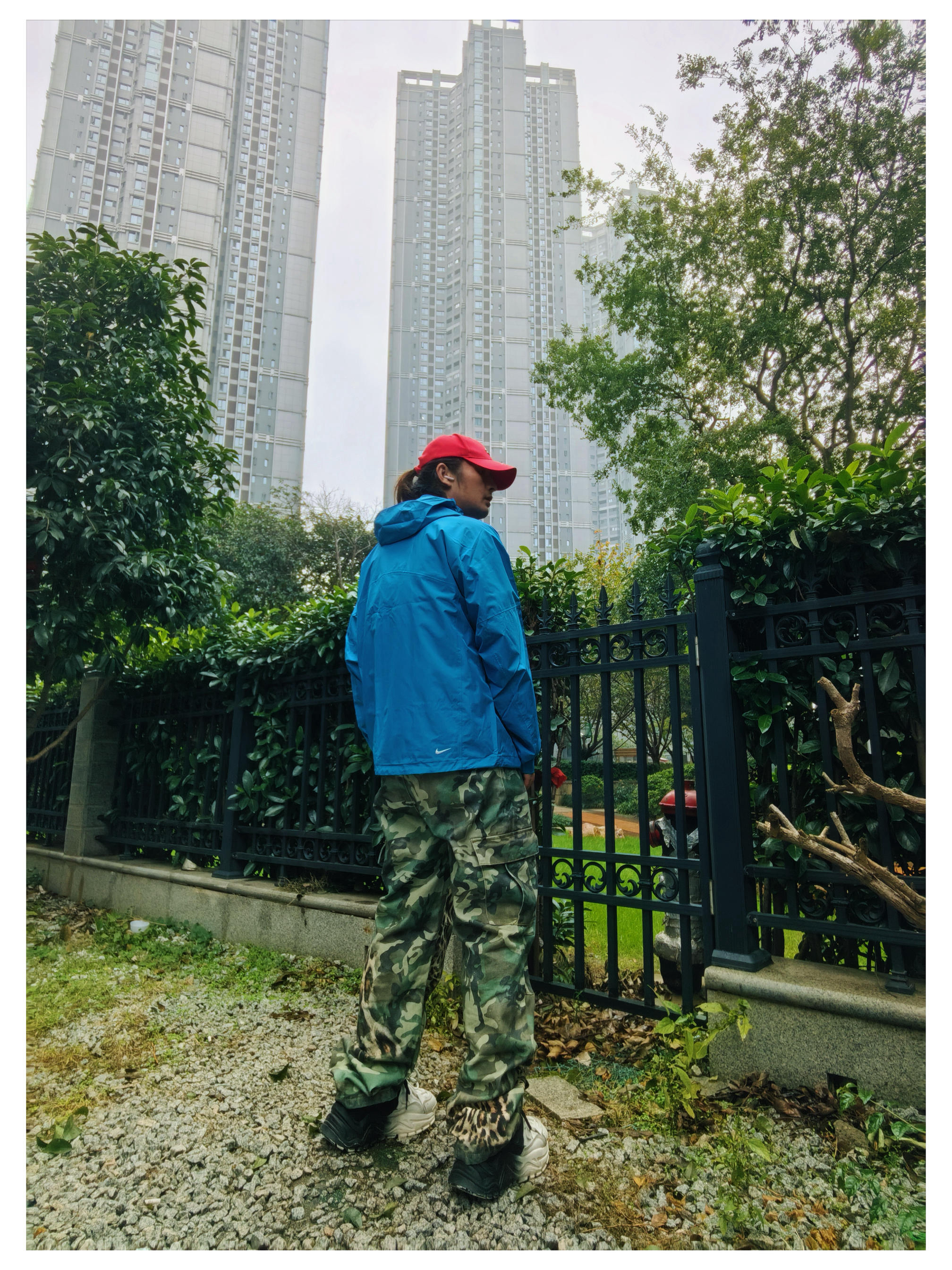 春日时髦休闲运动户外风出街穿搭