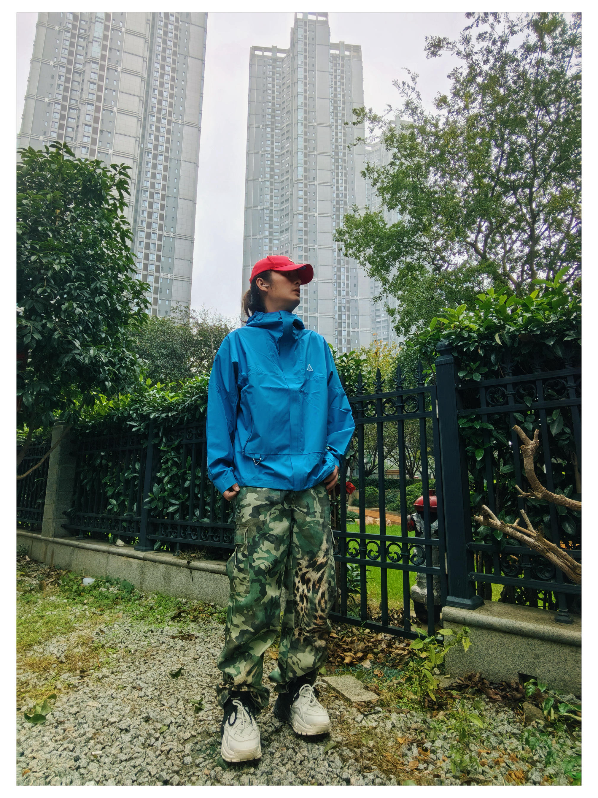春日时髦休闲运动户外风出街穿搭