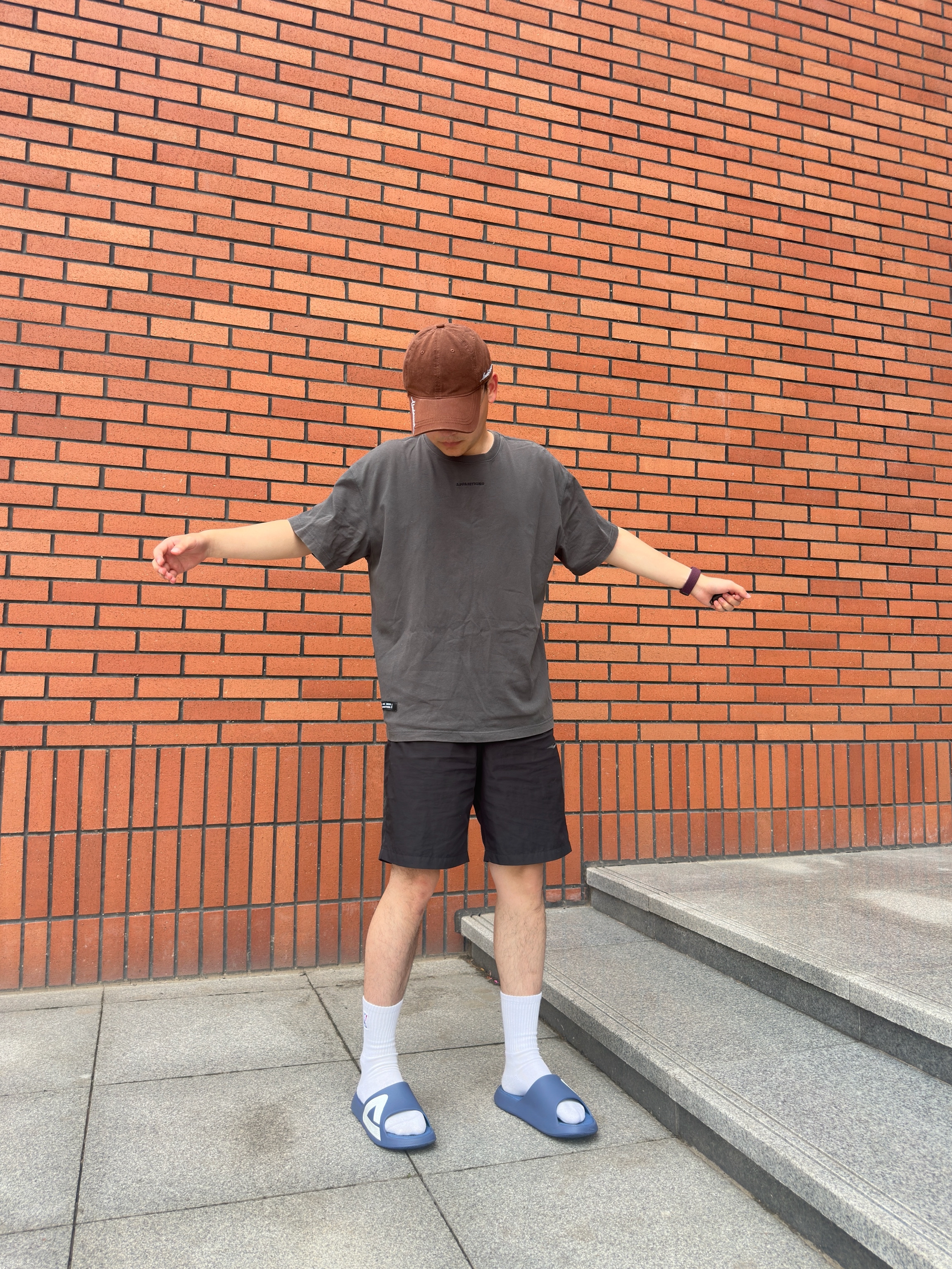 平稳抓地：踩住夏天的松弛