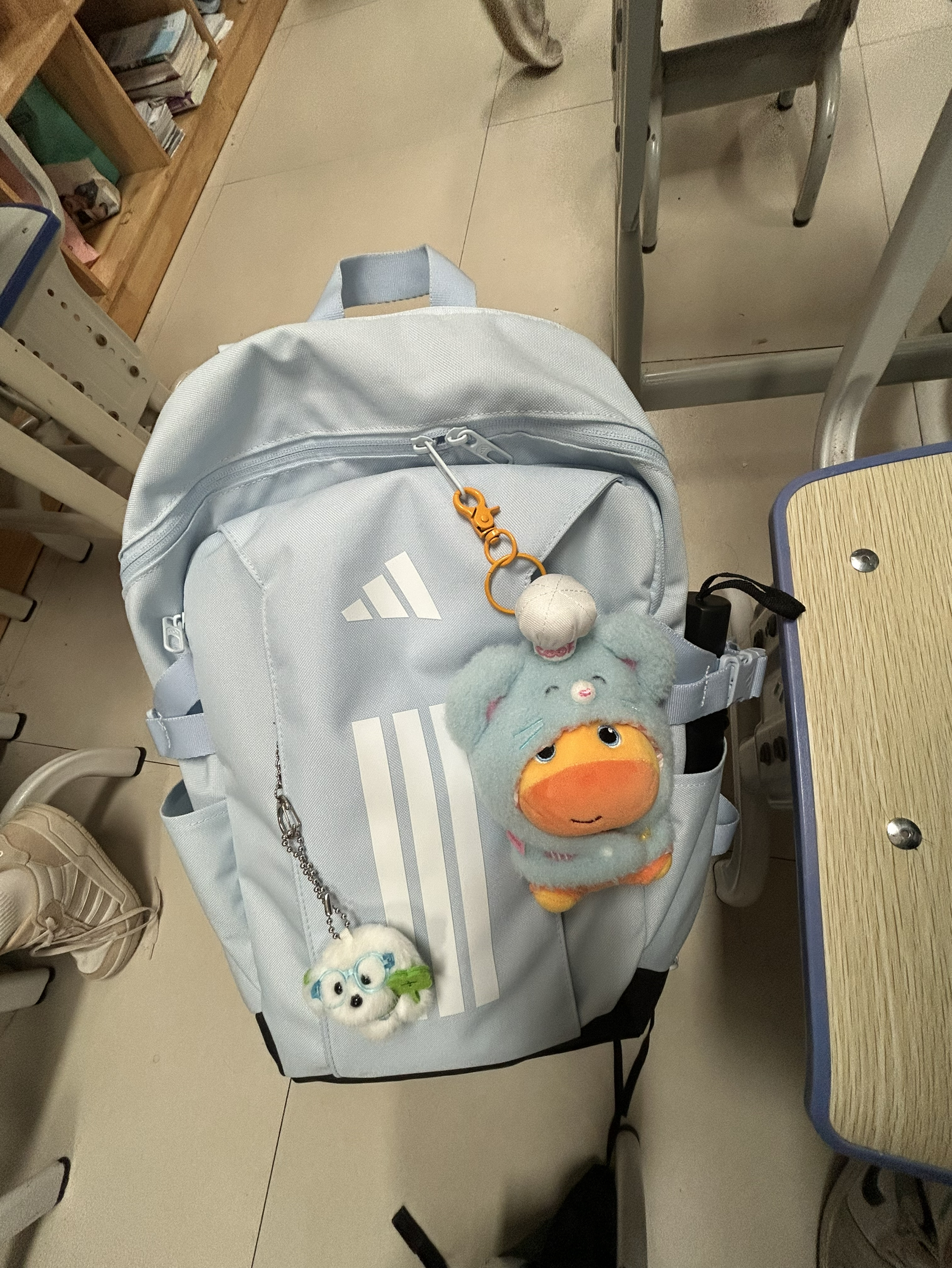 阿迪达斯包包