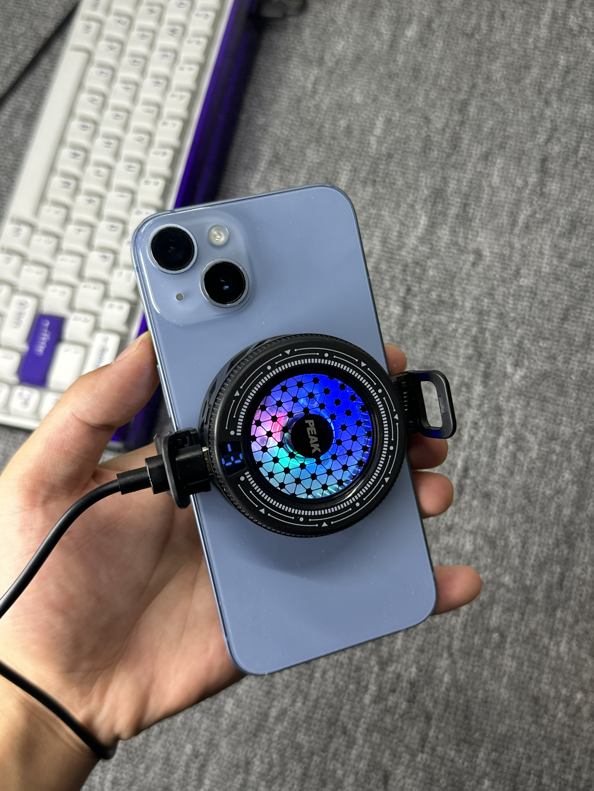 iPhone14蓝色的专属散热器！