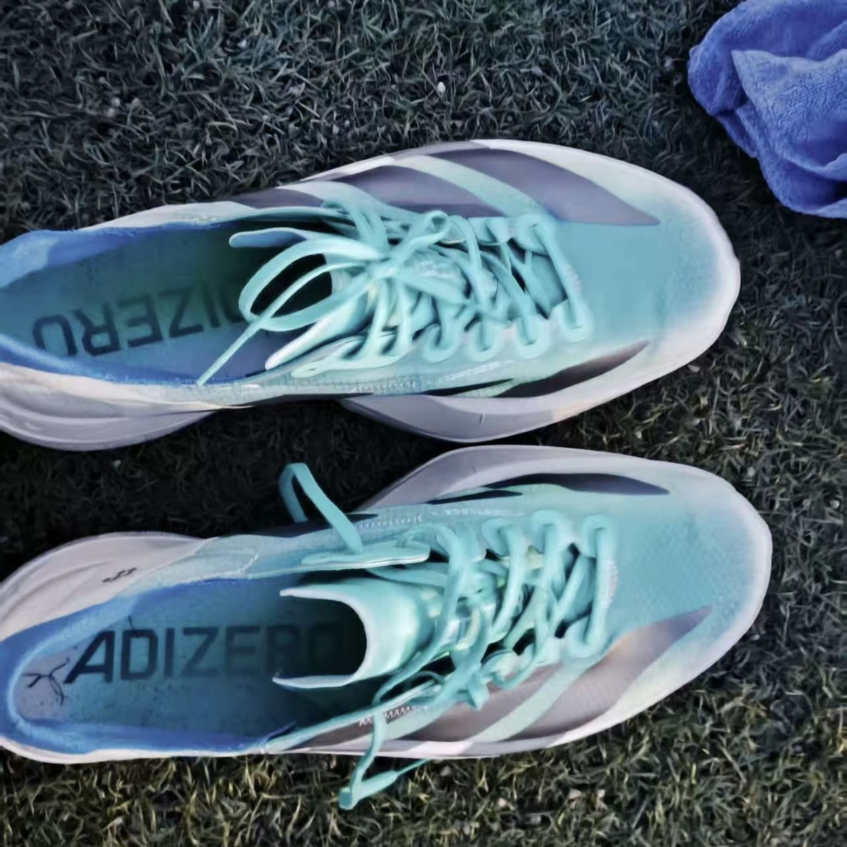 adidas ADIZERO ADIOS PRO 4 柏林限定跑鞋
