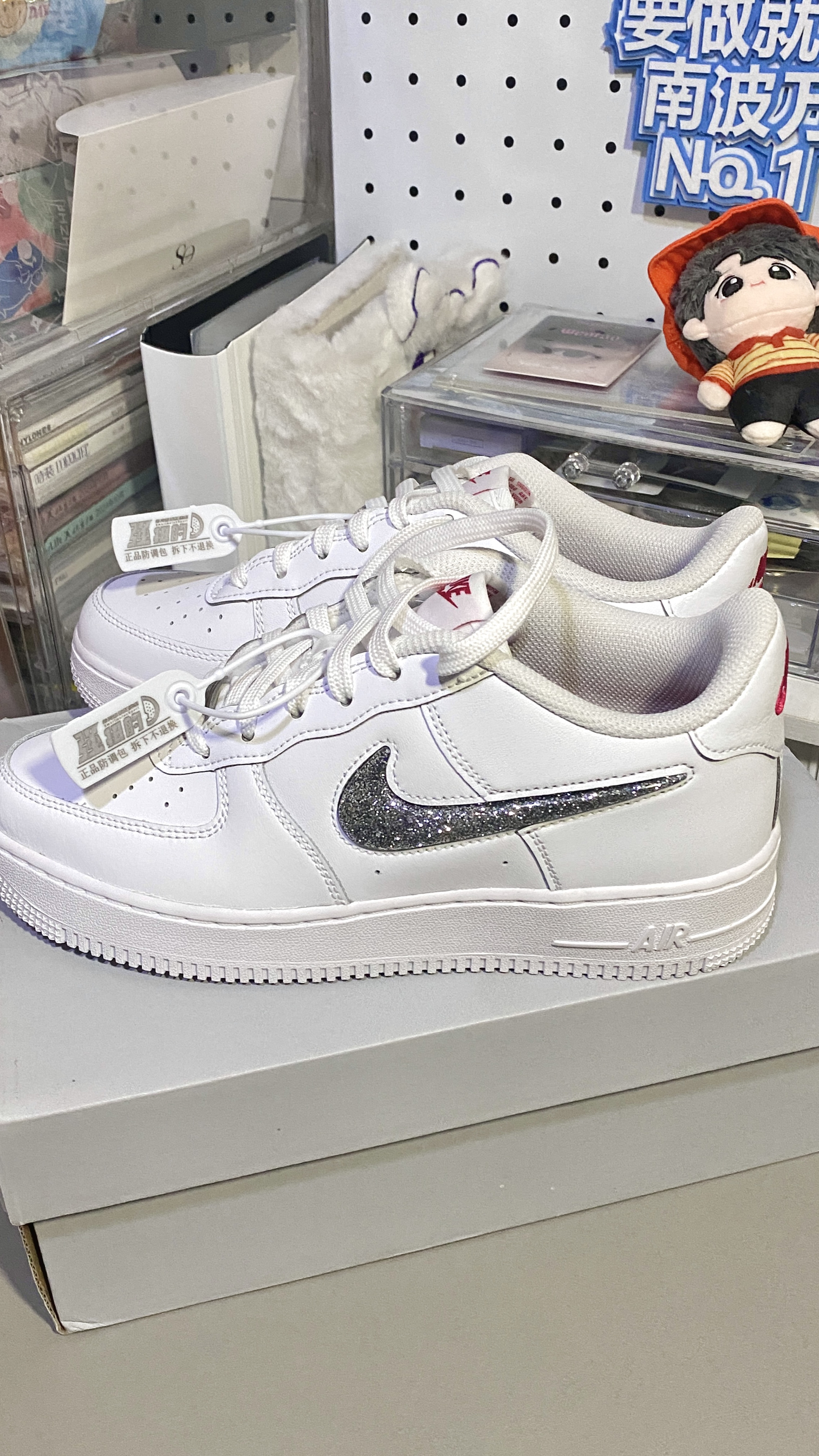谁懂啊!这双AF1闪钻勾子美到我心巴