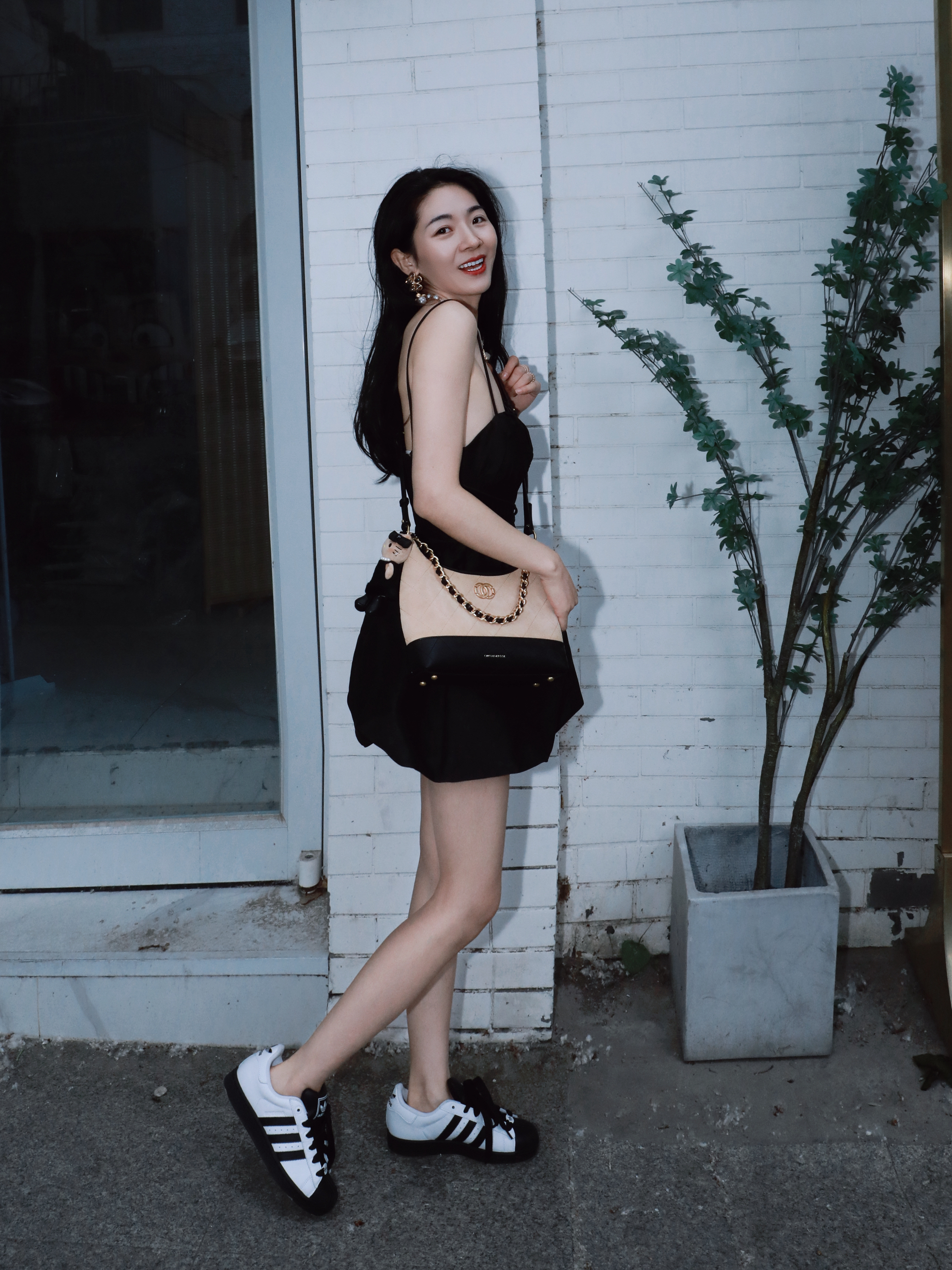 小黑裙的故事感