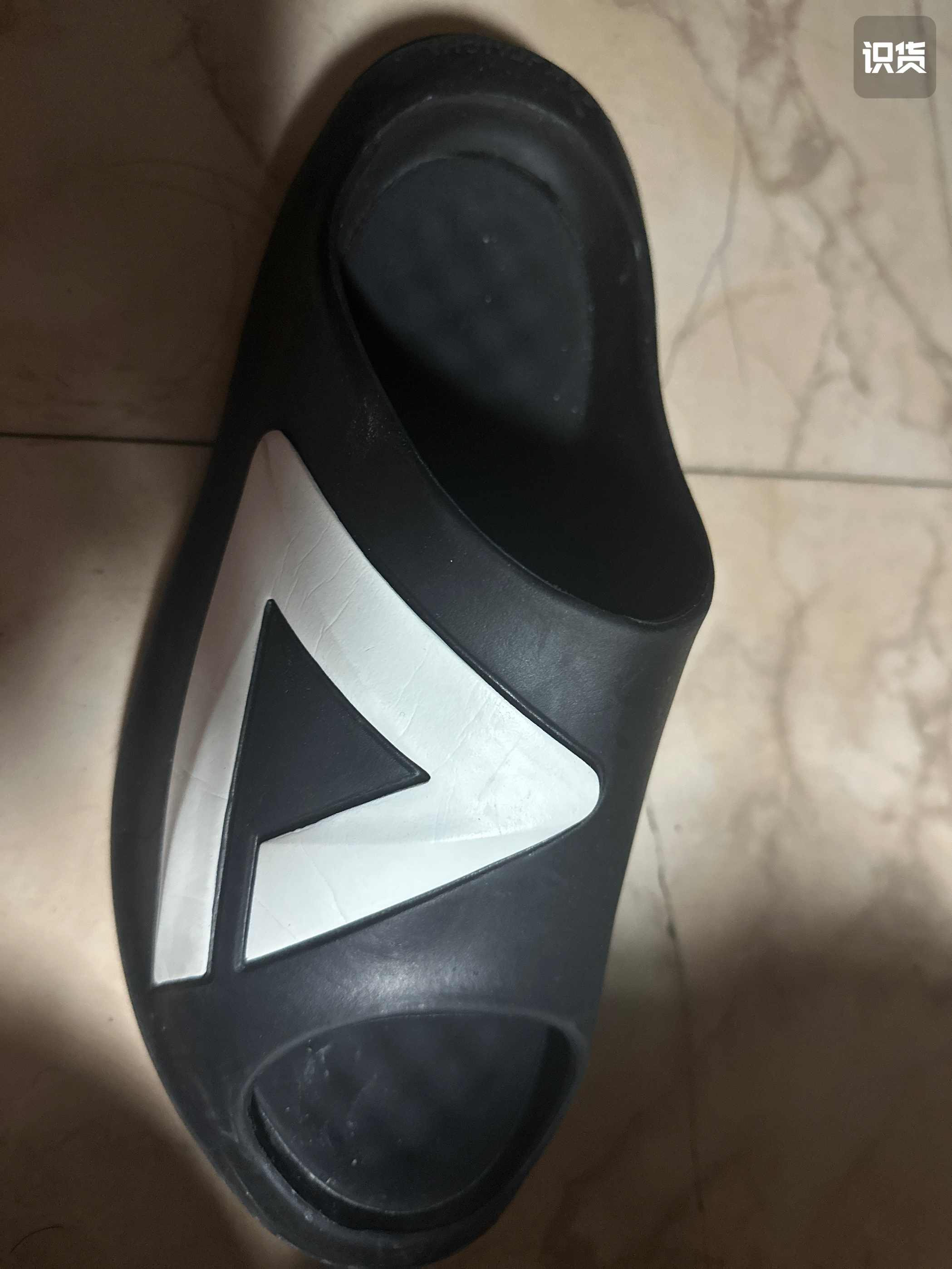 不仅仅是踩屎感，更是一双好穿的运动鞋