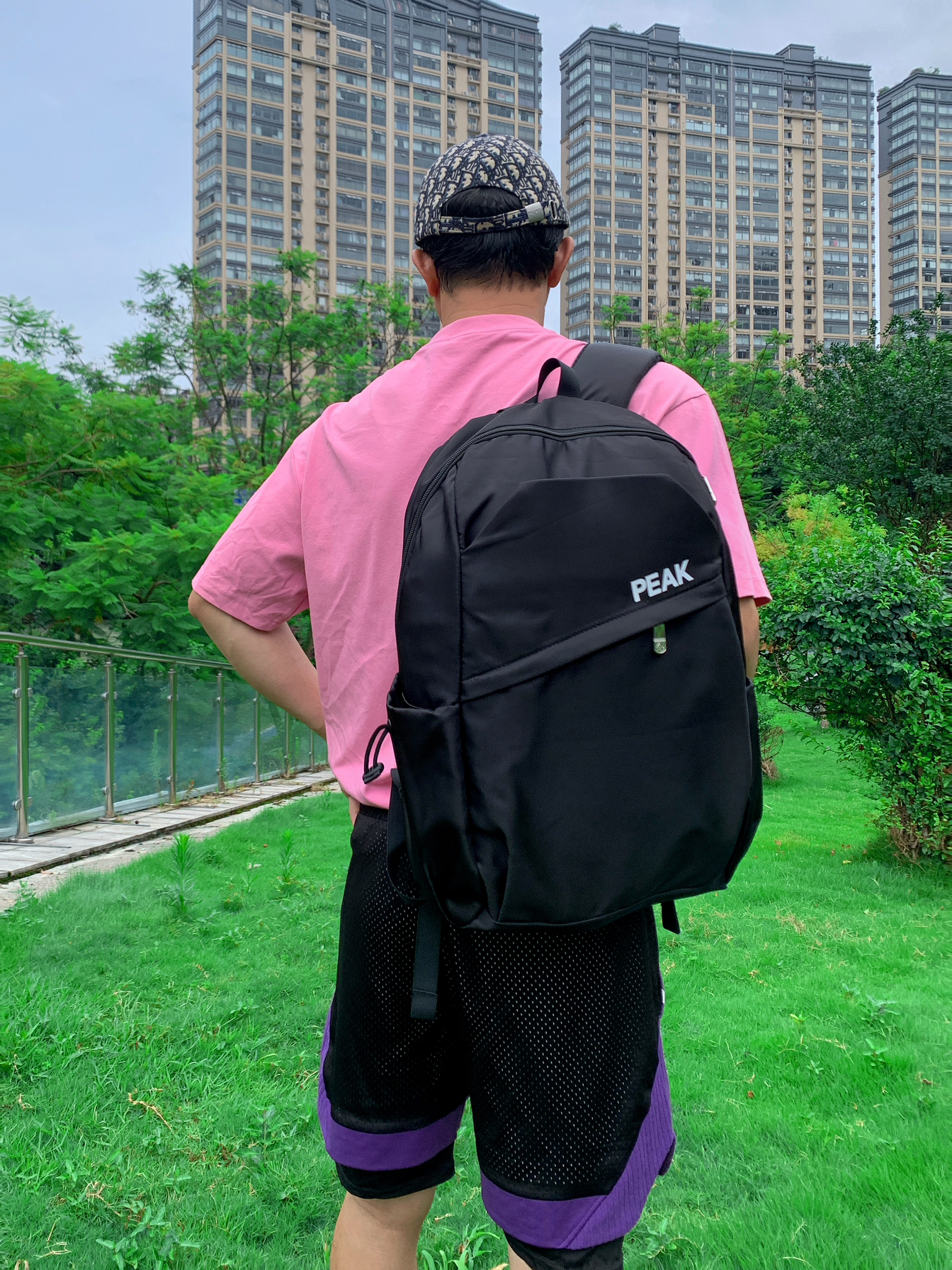 芜湖～介只黑色双肩包🎒百搭又能装！