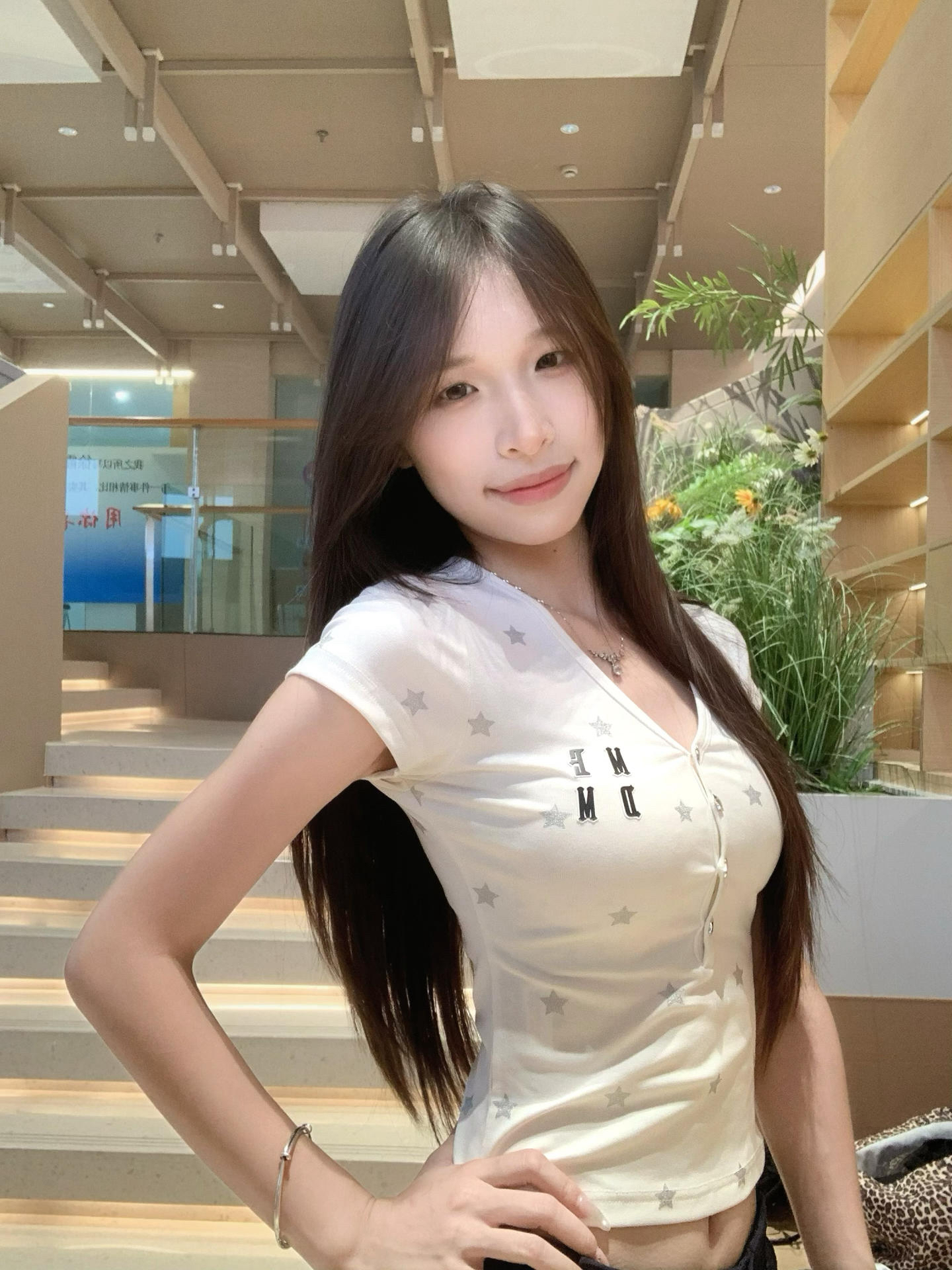 🖤🤍暑假旅行小短T～梨形姐妹不能错过的天菜！*^o^*