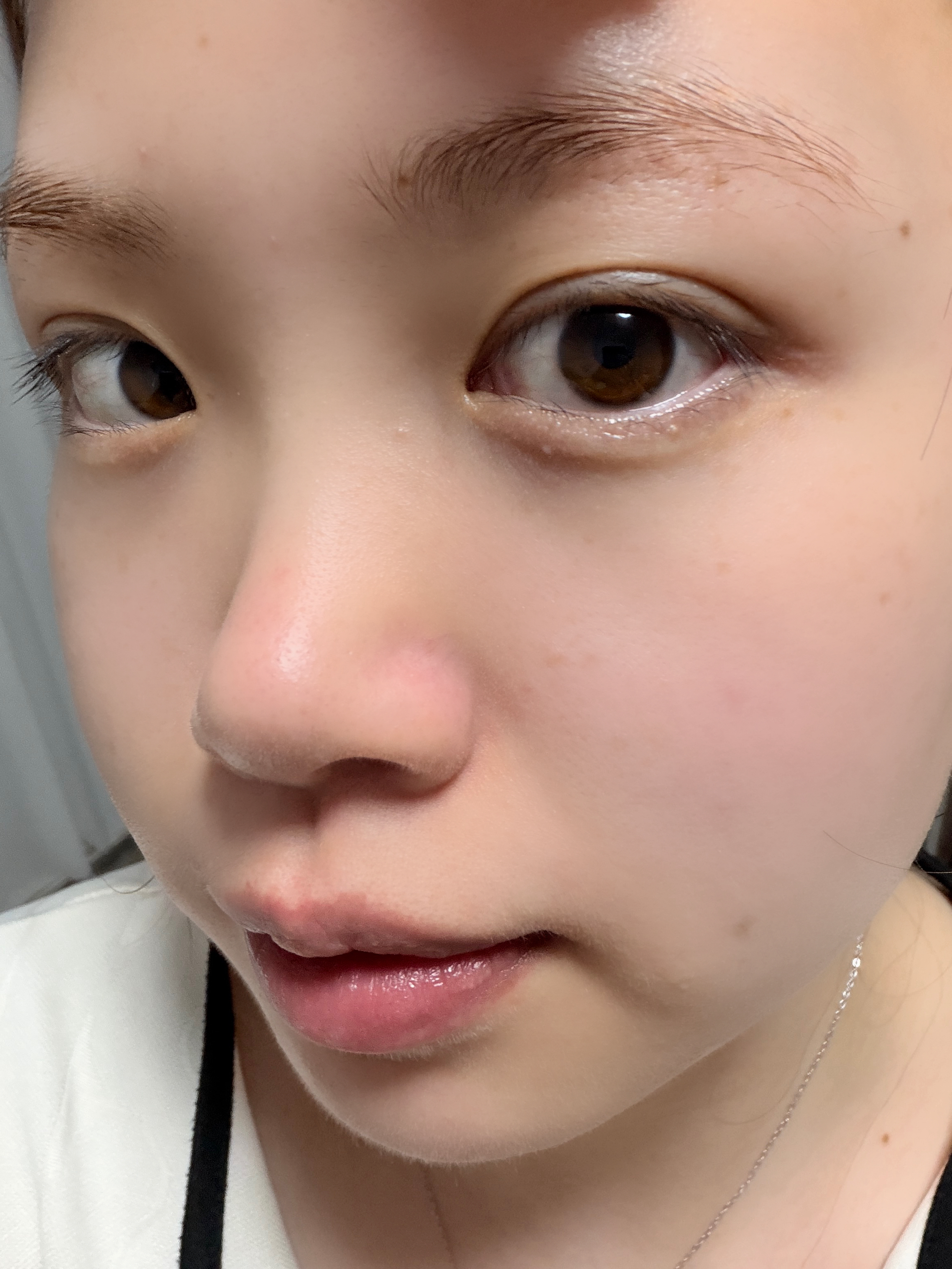 学会了!99%的不知道的去黑头正确方法。。。