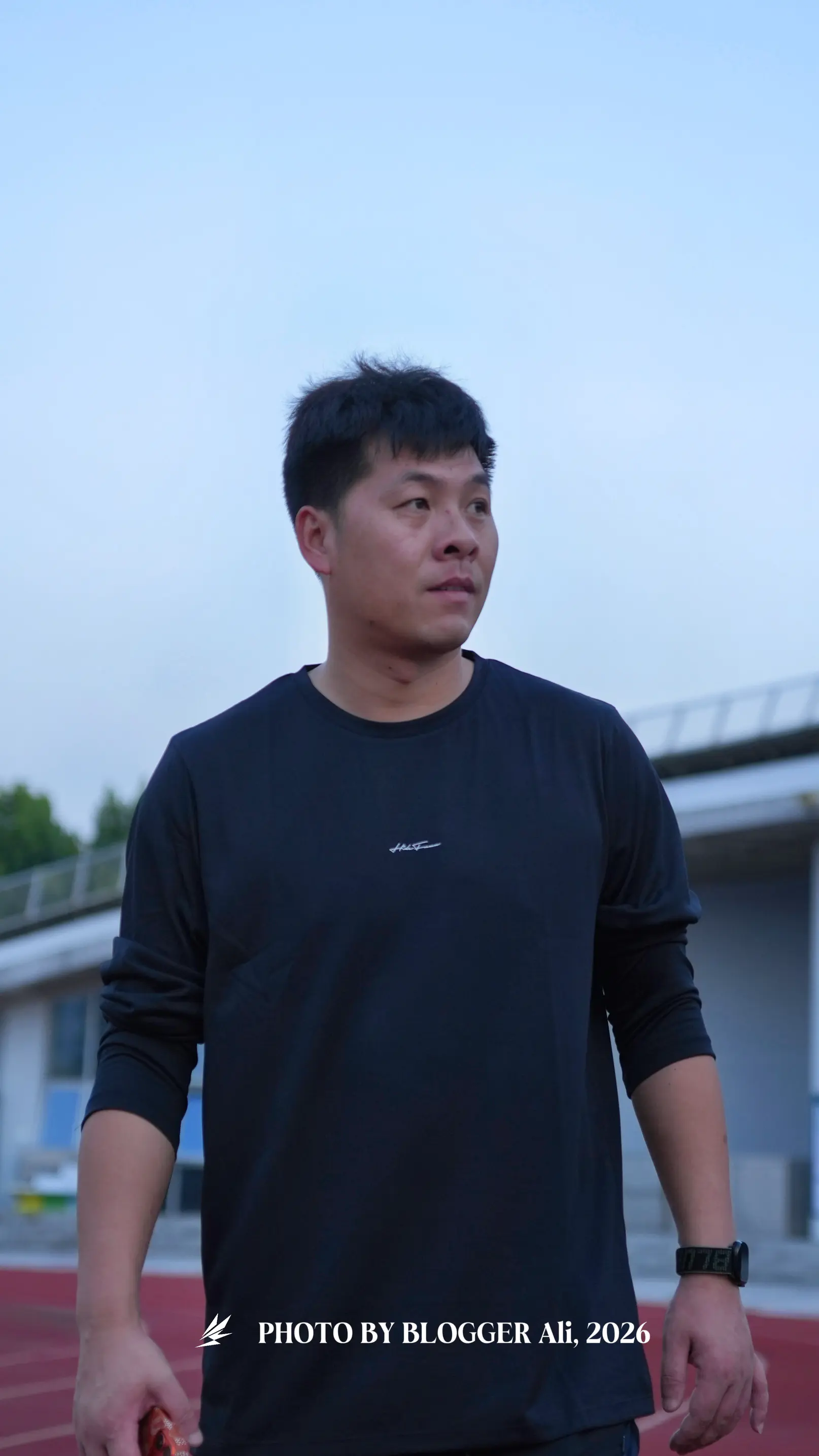 球场第二层皮肤!布克进阶训练长袖实测